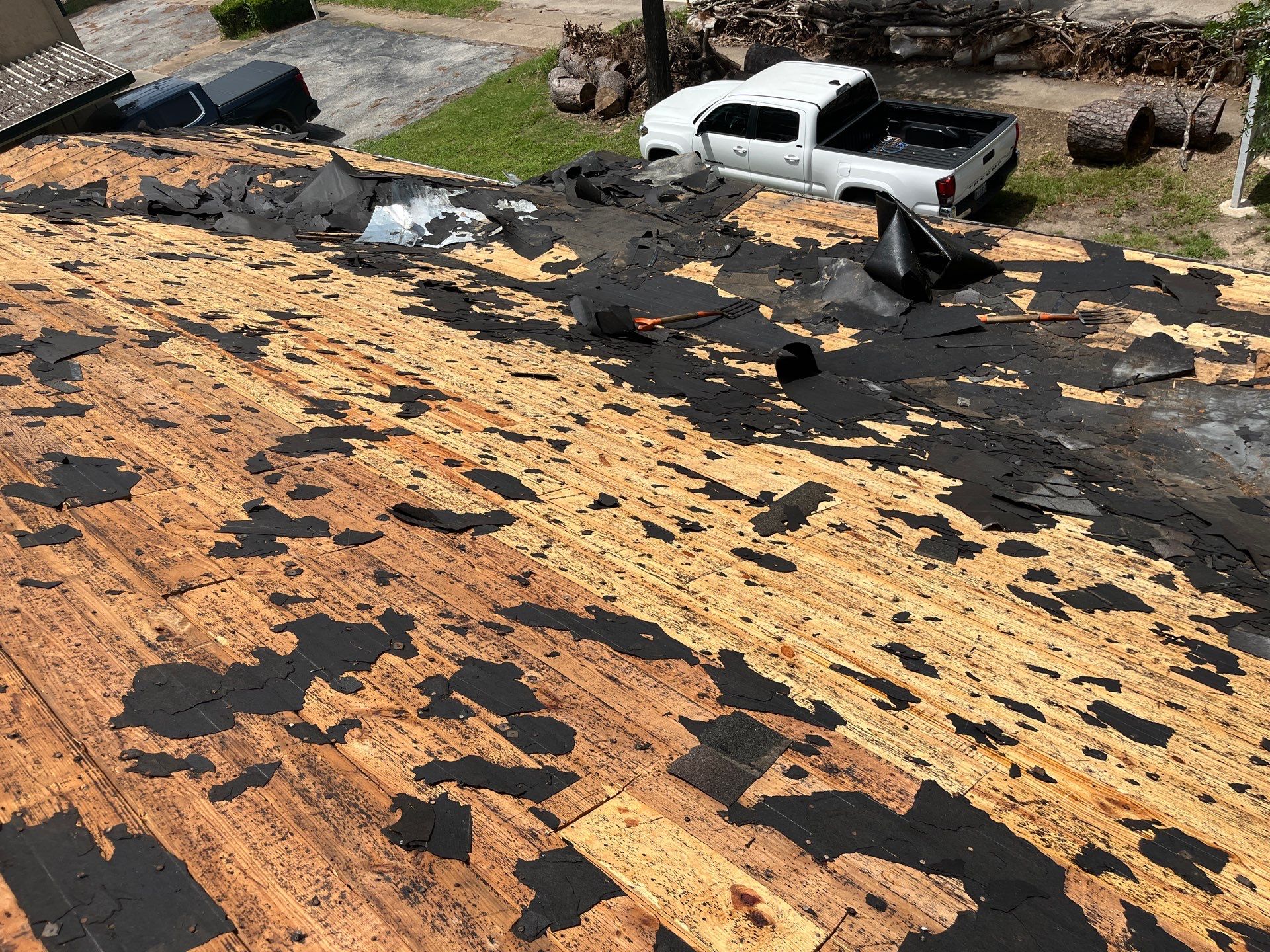 Residential Roofing Installation using Owen's Corning Duration (Lifetime) Shingles by Roof Repair Company