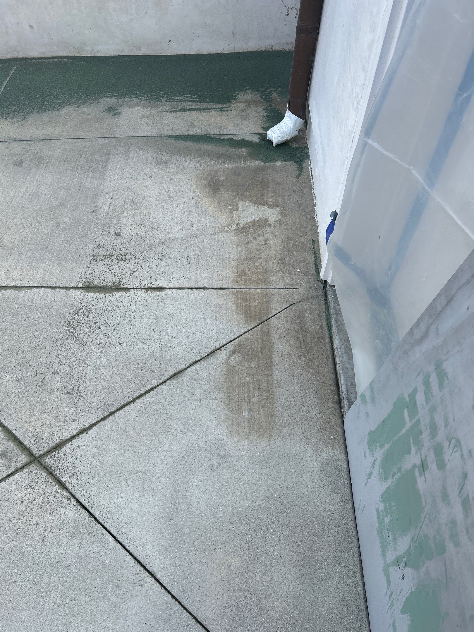 Sandblasting & Sealing Concrete Driveway In Long Beach, CA by La Power Washing Inc