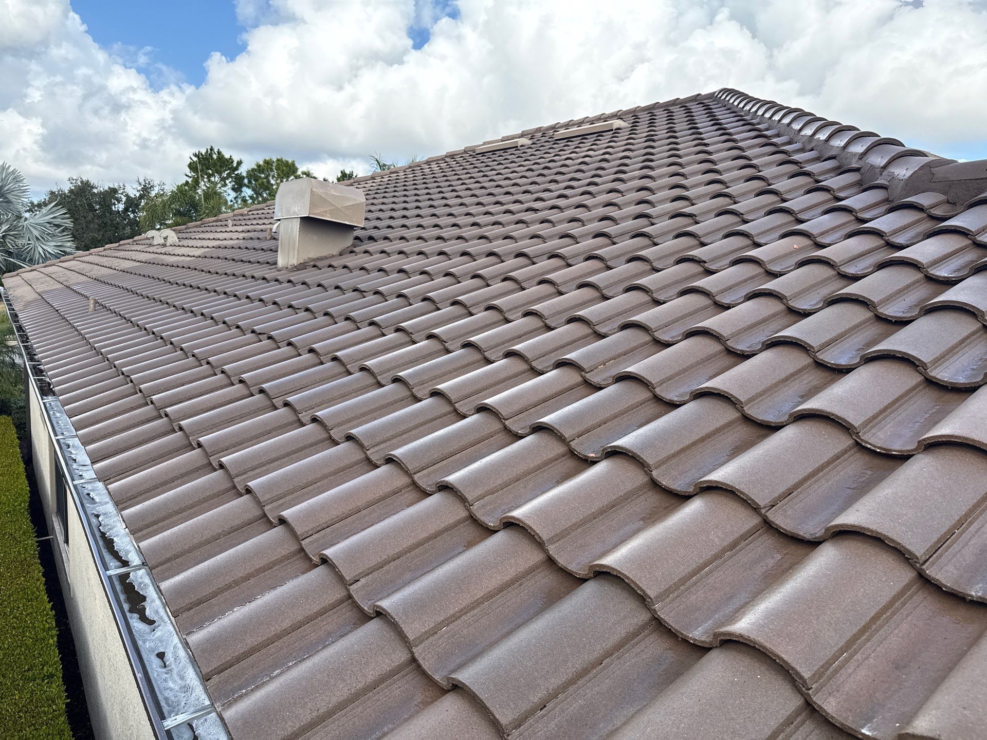 Barrel Tile Roof Cleaning – Lakewood Ranch, FL by Sunshine AquaWash