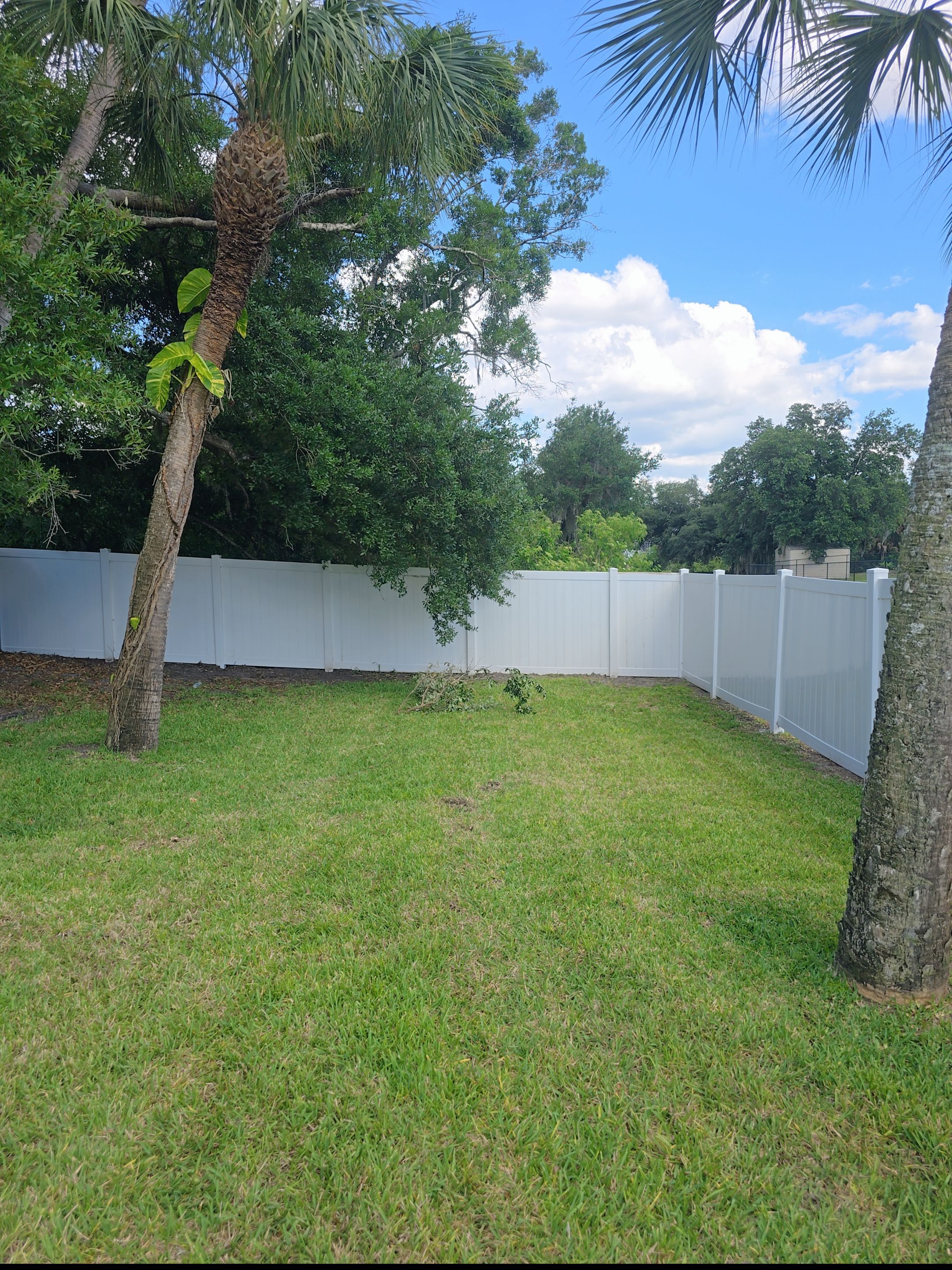 Vinyl Fence Install in North Port by True Fence LLC