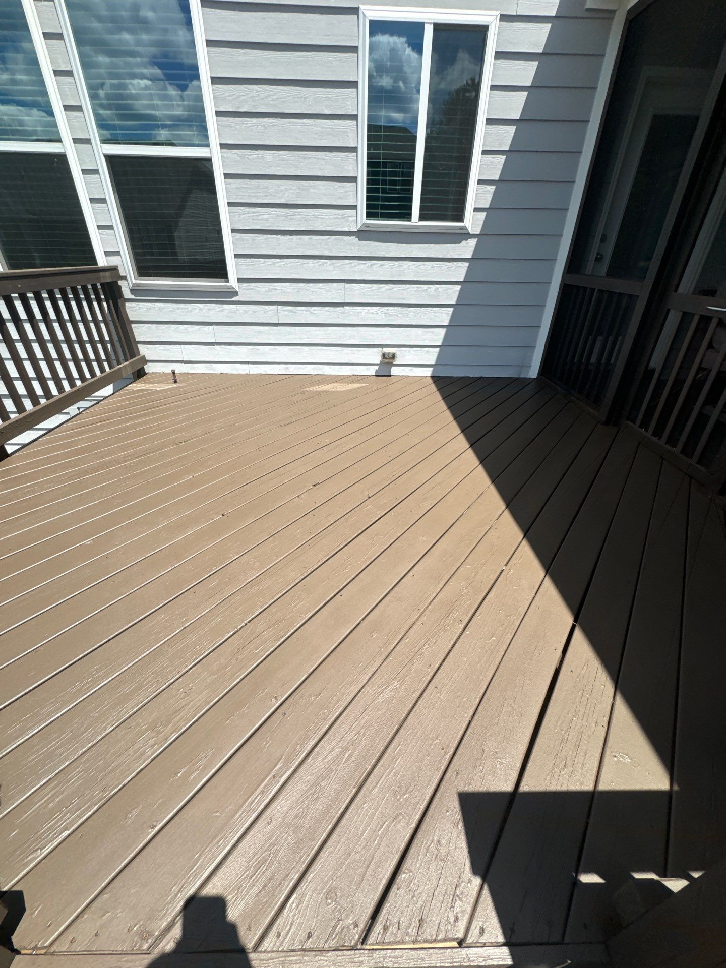 Weathered Deck using AcryFin by DuraSeal