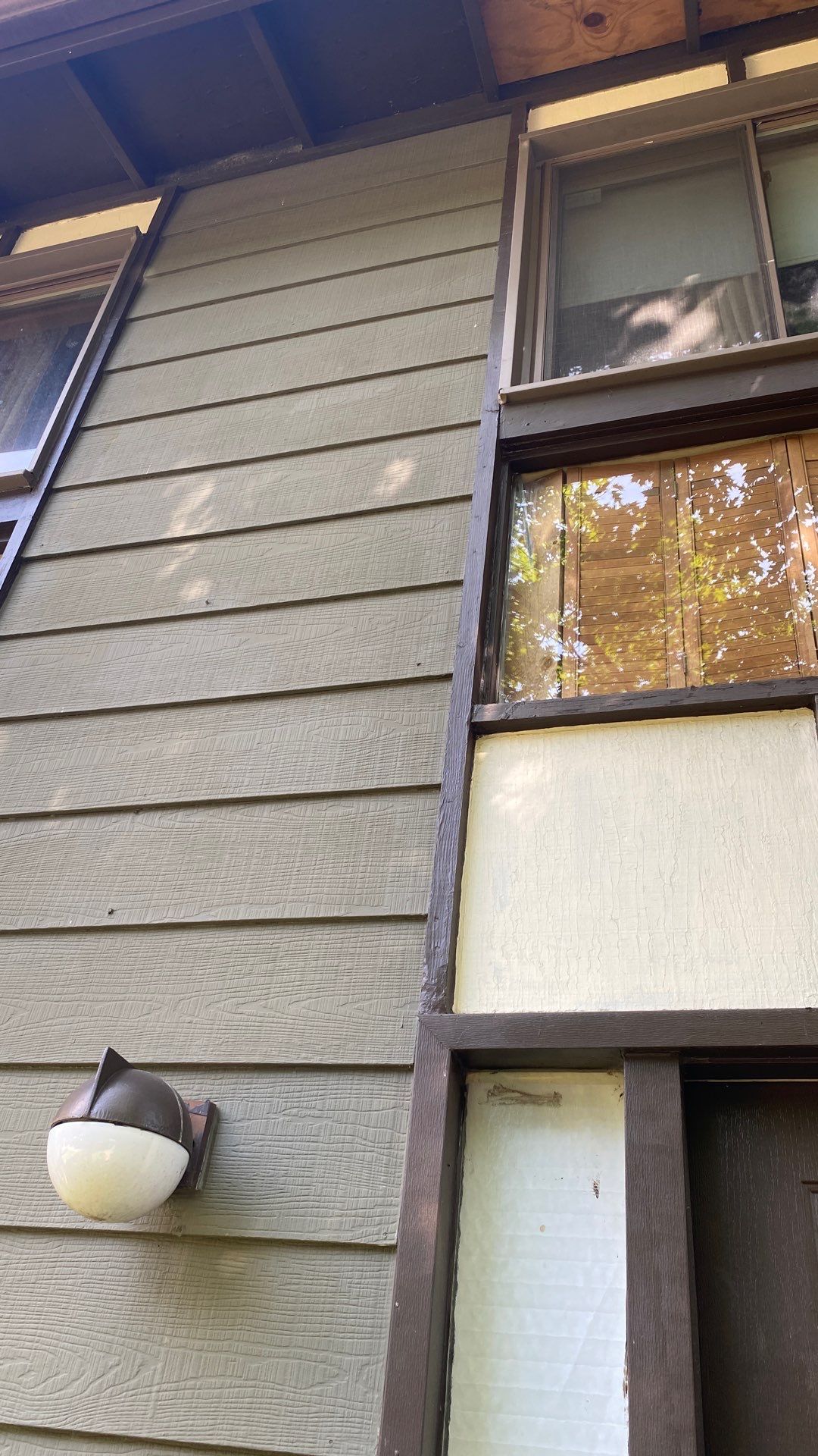 Reston: Residential Siding Replacement with James Hardie Statement Beaded Plank in Cappuccino Muffin by RM Banning, Inc.