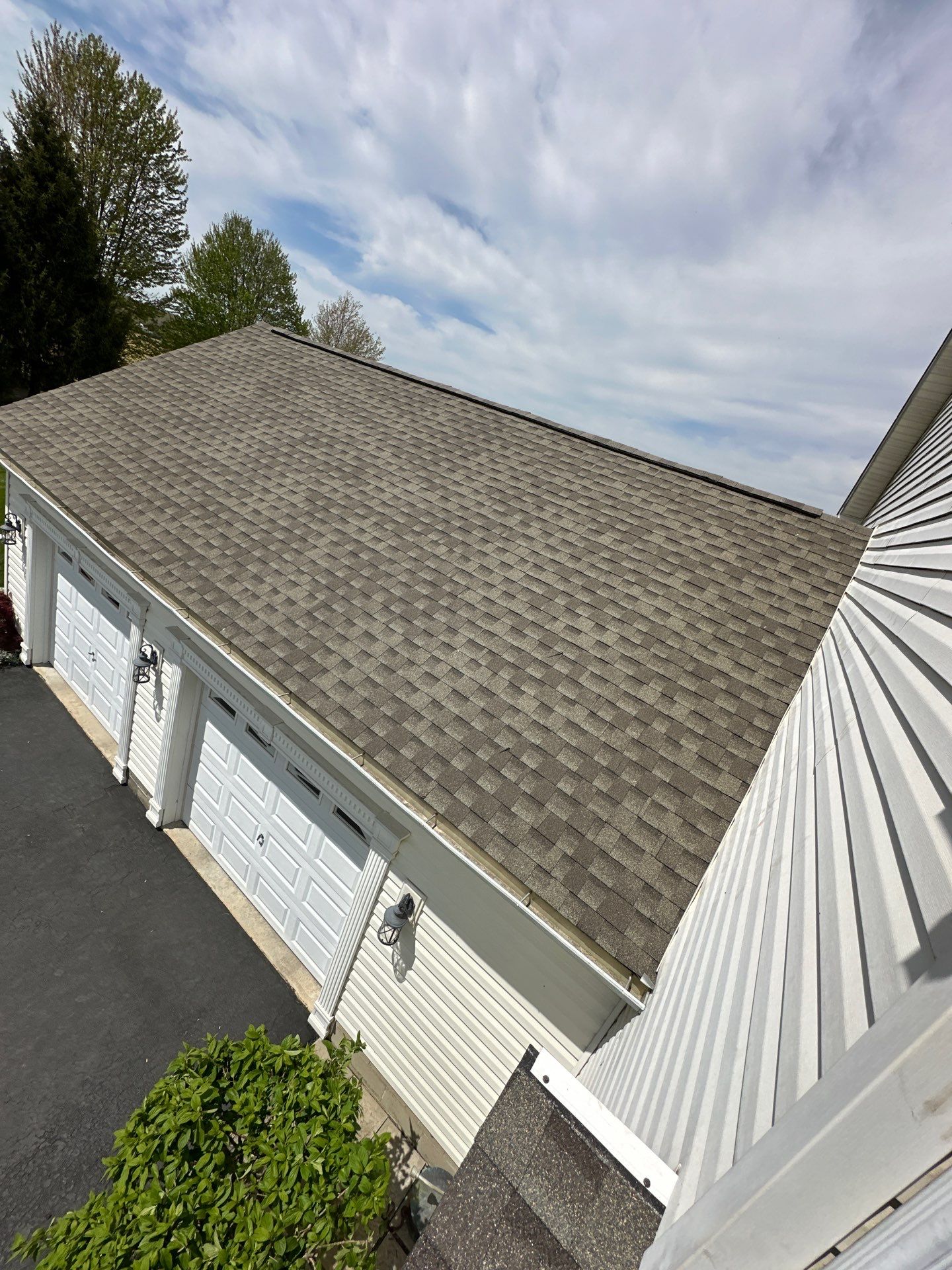 Residential Roofing Installation using Duration Series Shingles - Driftwood by RoofX 