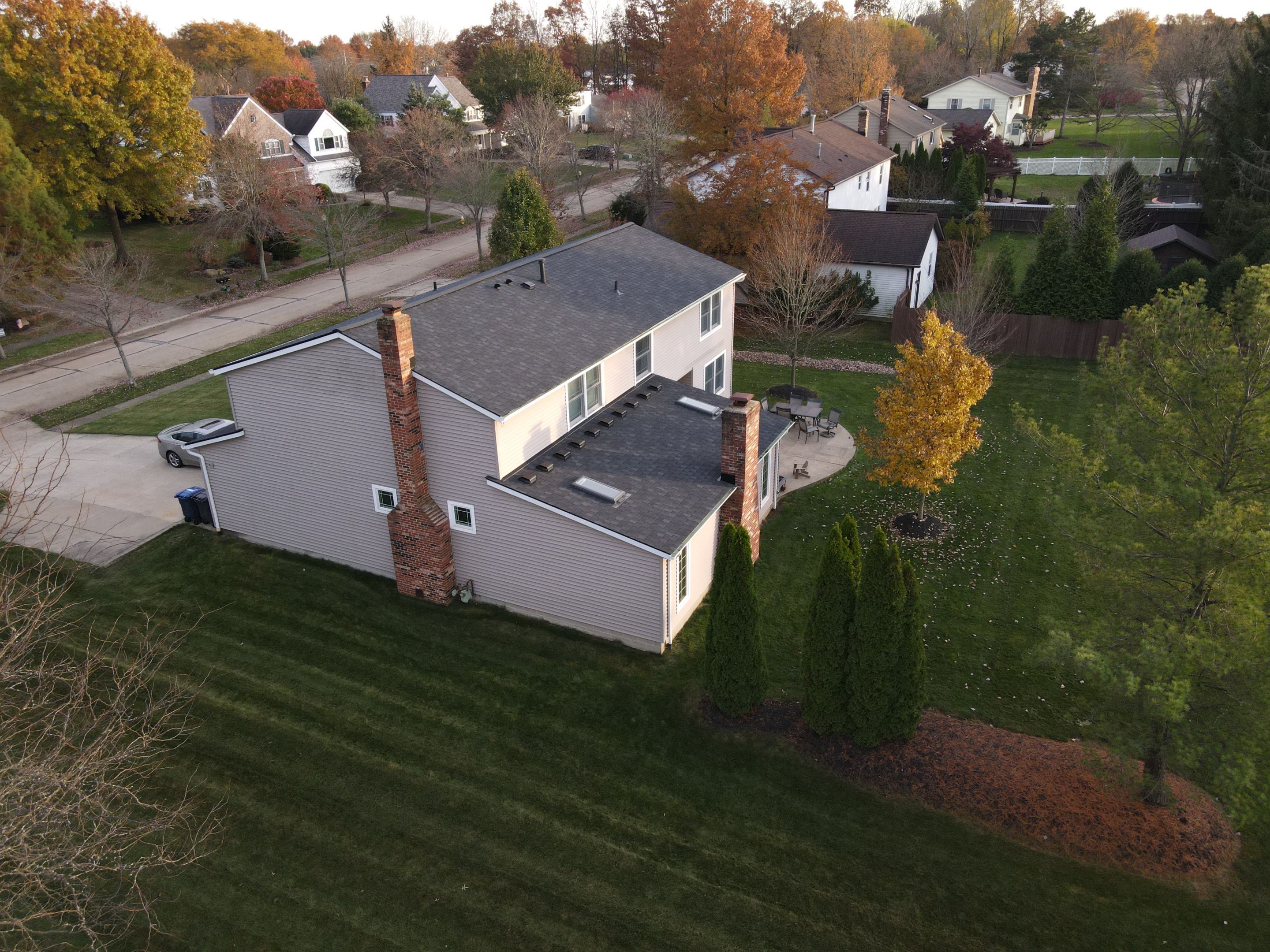 Brand: Atlas Pinnacle Color: Pristine Scotchgard Black Shadow Drip: Black by Eagle Eye Roofing
