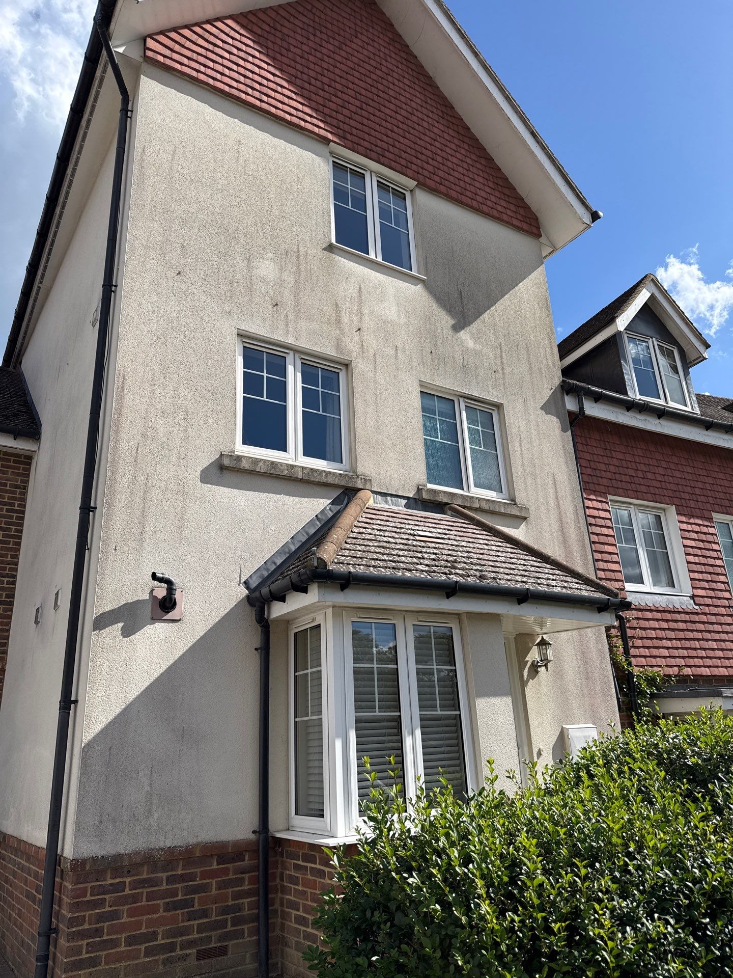 Render Cleaning by Ges Exterior Cleaning ltd