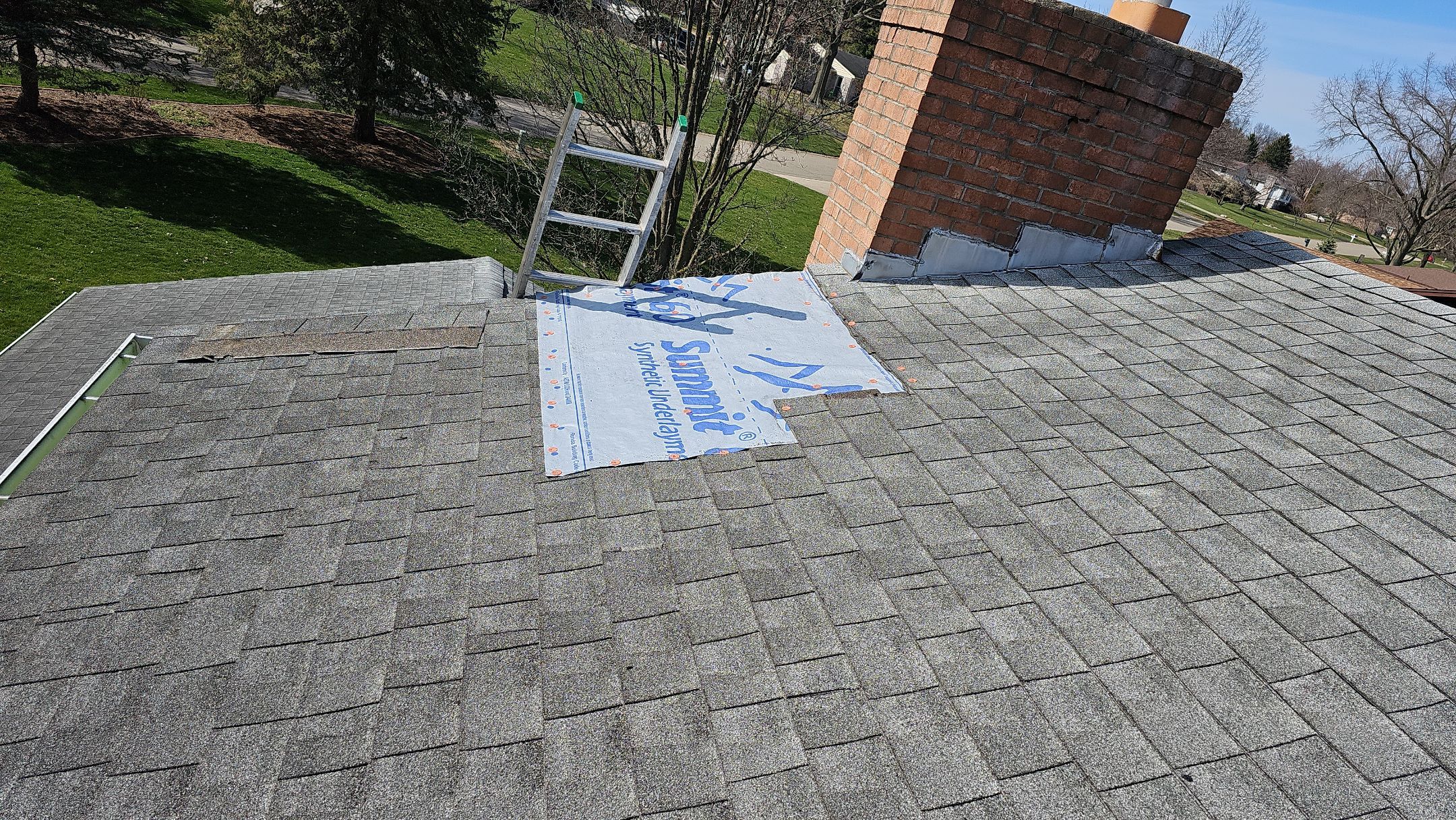 ATLAS PINNACLE COLOR: COASTAL GRANITE by Eagle Eye Roofing