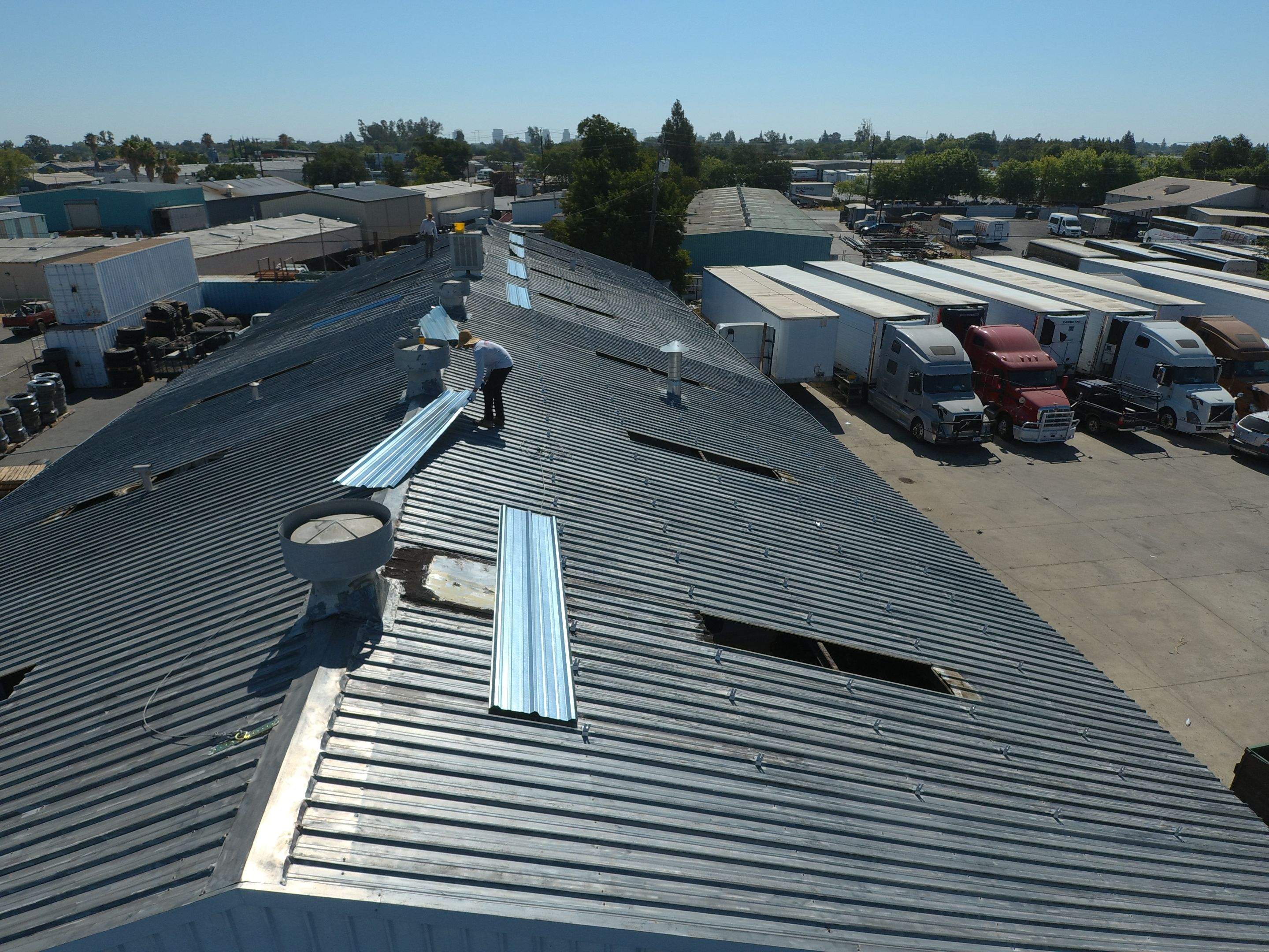 MR Roofing system using Conklin Benchmark/PUMA XL fabric and coating by Straight Edge Roofing Inc