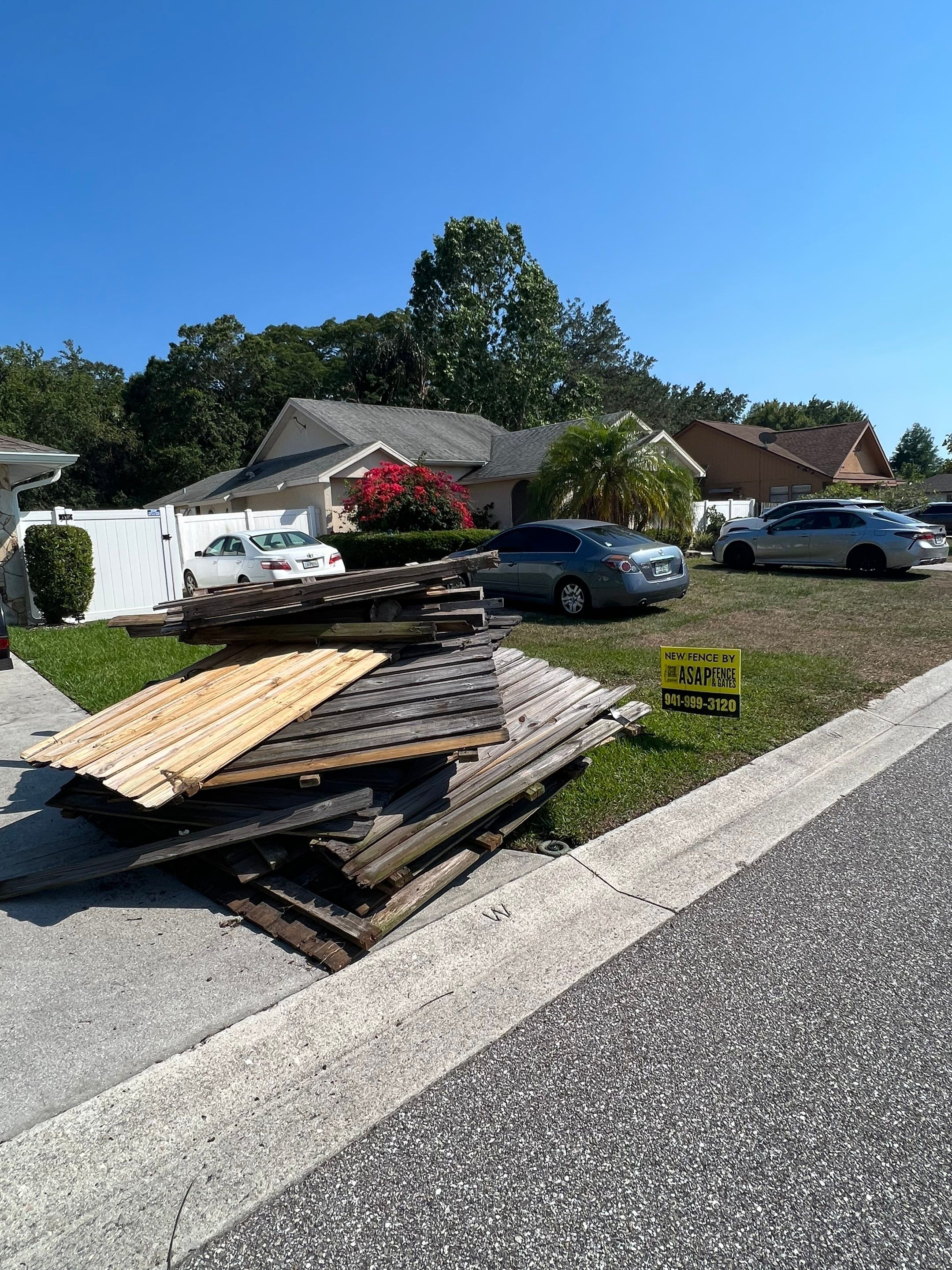 Sarasota, FL 6ft. Tall White Vinyl Privacy Fence by Asap fence and gates, LLC
