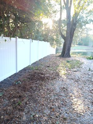 Bradenton, FL 6ft. Tall White Vinyl Privacy Fence 