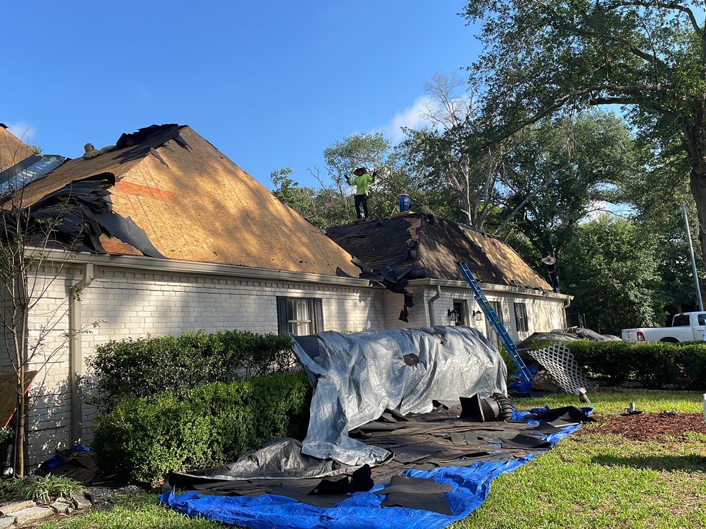 Residential Roofing Installation using Owen's Corning Duration (Lifetime) Shingles by Roof Repair Company