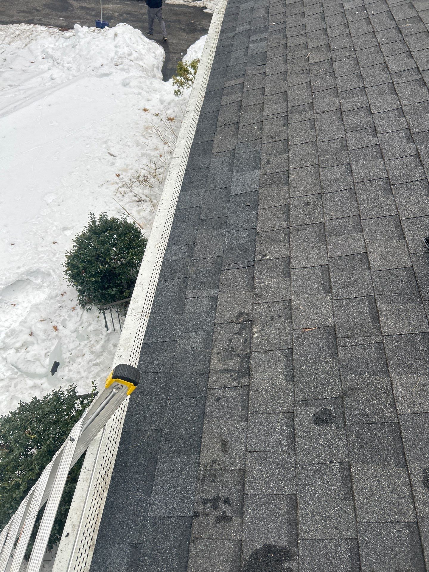 Ice Dam Removal & Snow Removal in Billerica, MA  by Mighty Dog Roofing of Greater Middlesex County