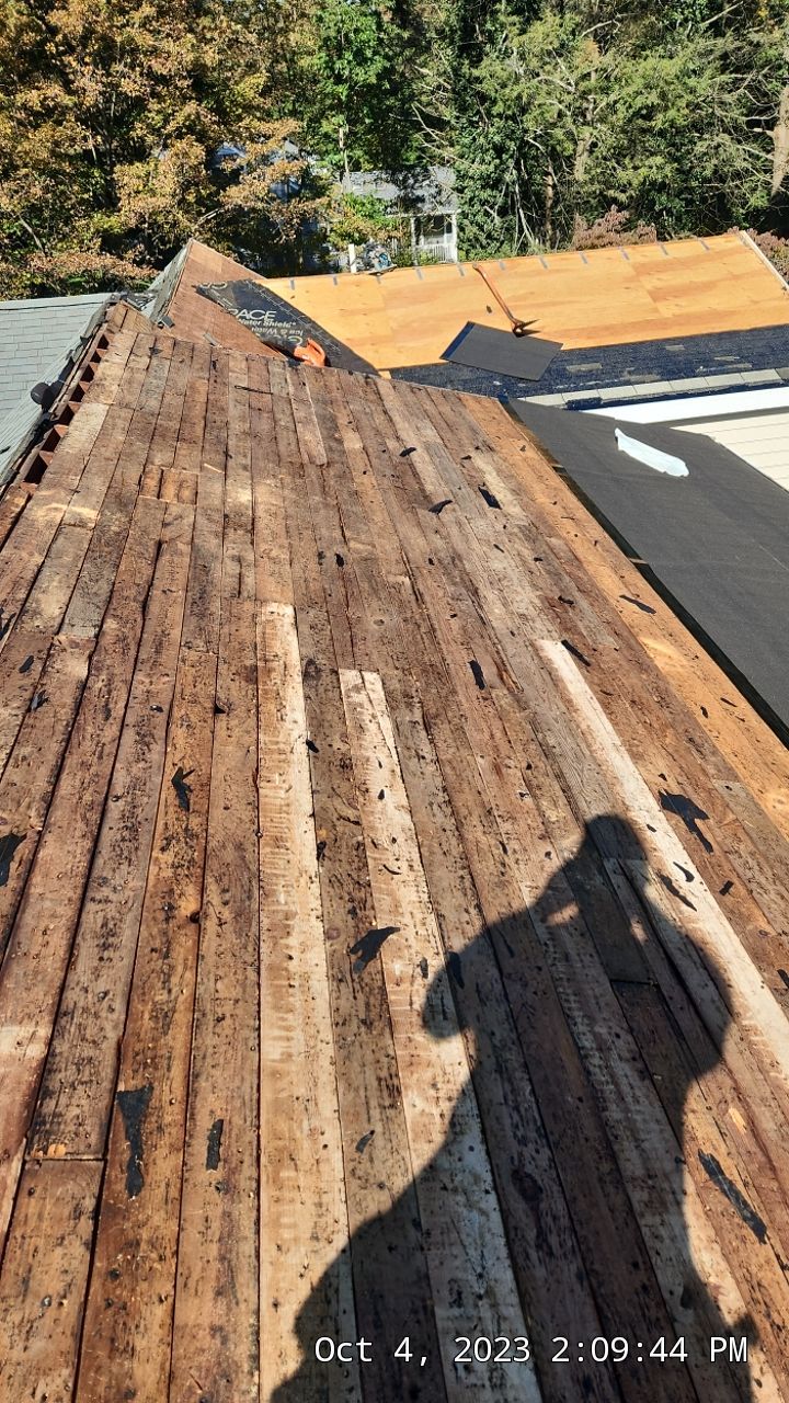 Residential Roofing Installation using Owens Corning TruDefinition Williamsburg gray by A Plus Exterior