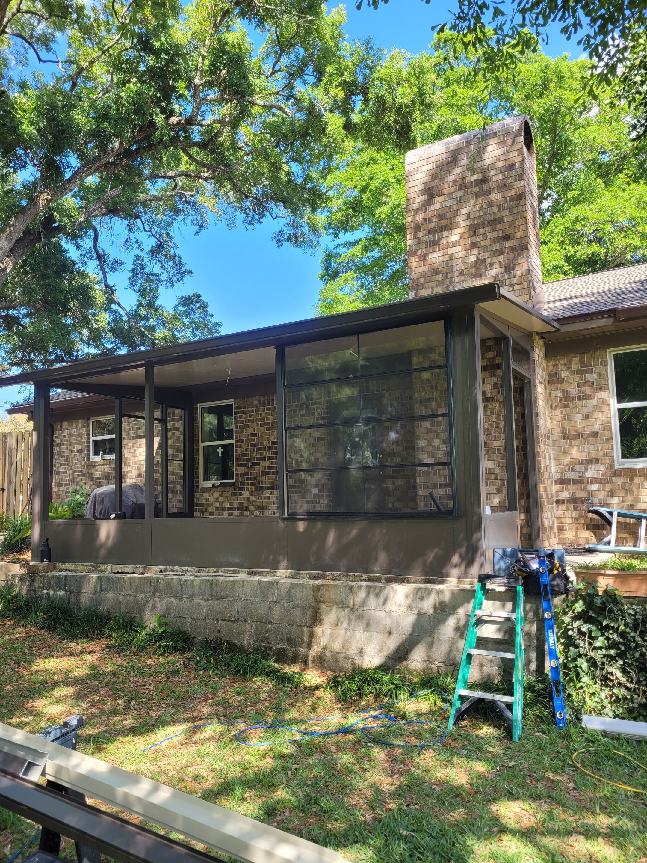 Pensacola Screen Room Using Colorbeam by Titan Sunrooms