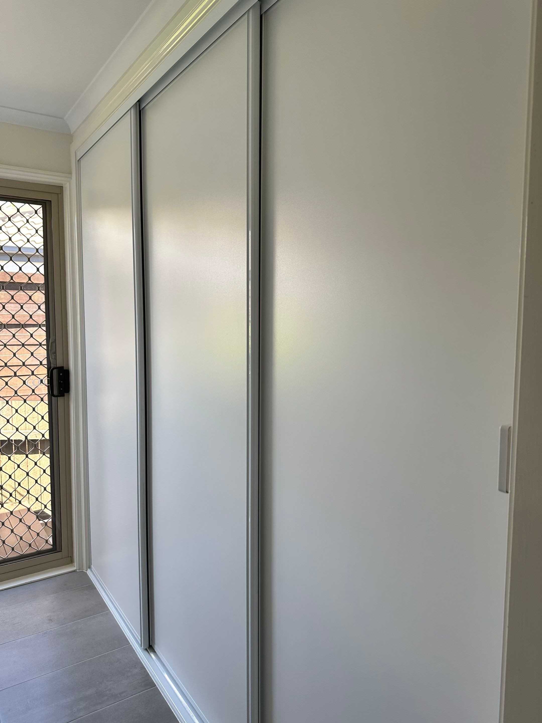 Main Bathroom, Ensuite, Toilet, Powder Room, and Laundry Renovation by Re-seal Bathrooms