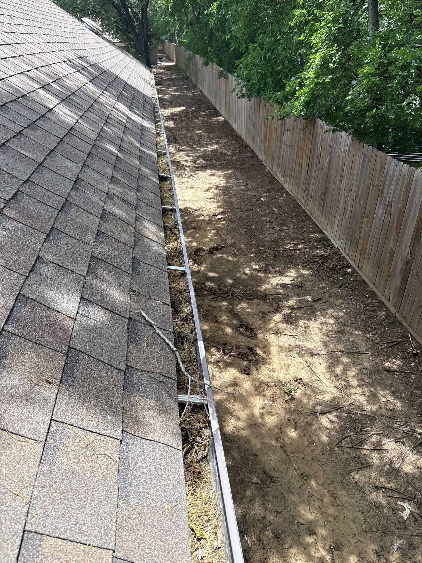 HOA gutter cleaning before photo