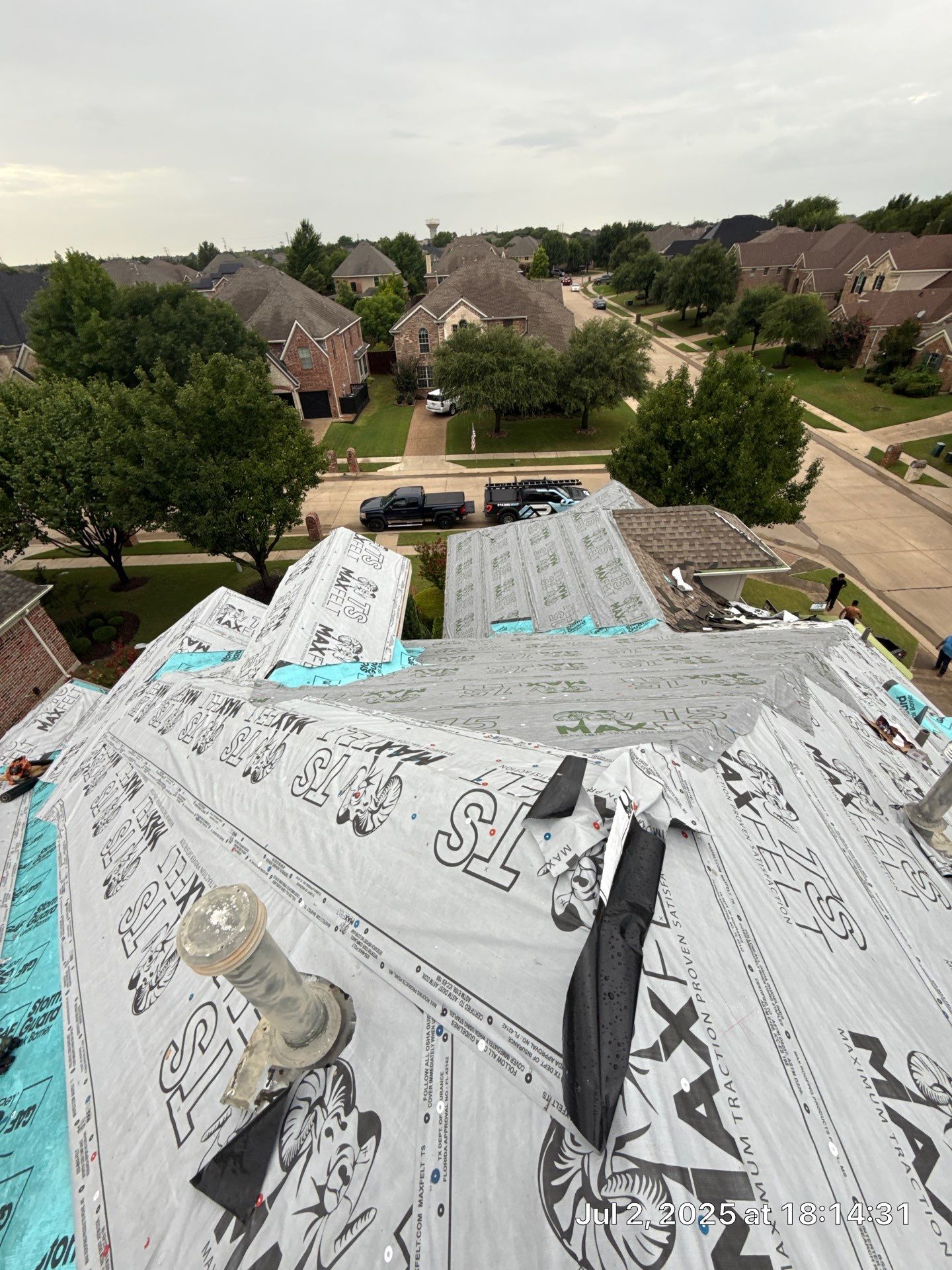 GAF HDZ - Weathered Wood by Elite Roofing LLC