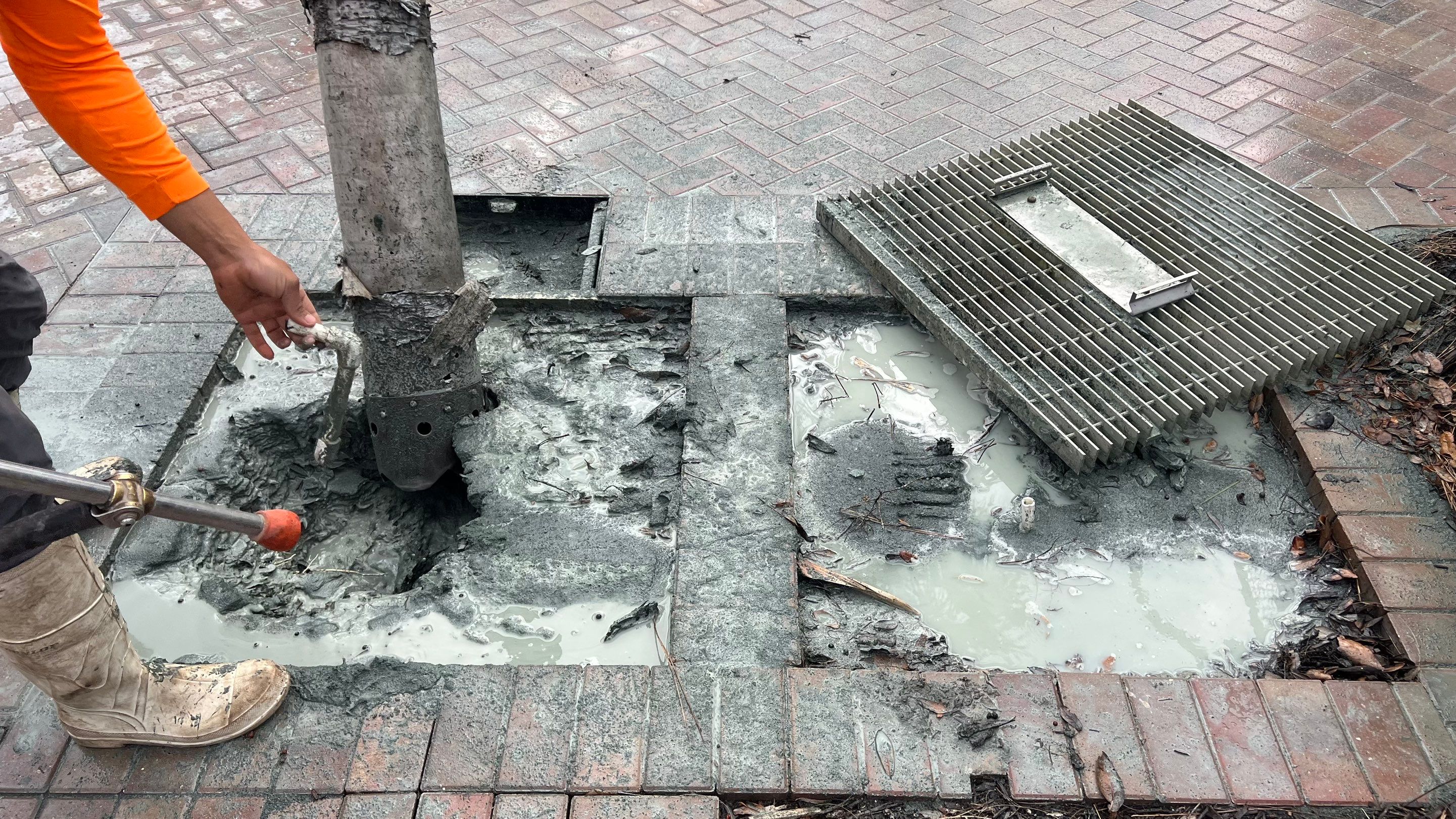Pelican Landing Tennis Court Catch Basin Cleaning by APS Power & Water