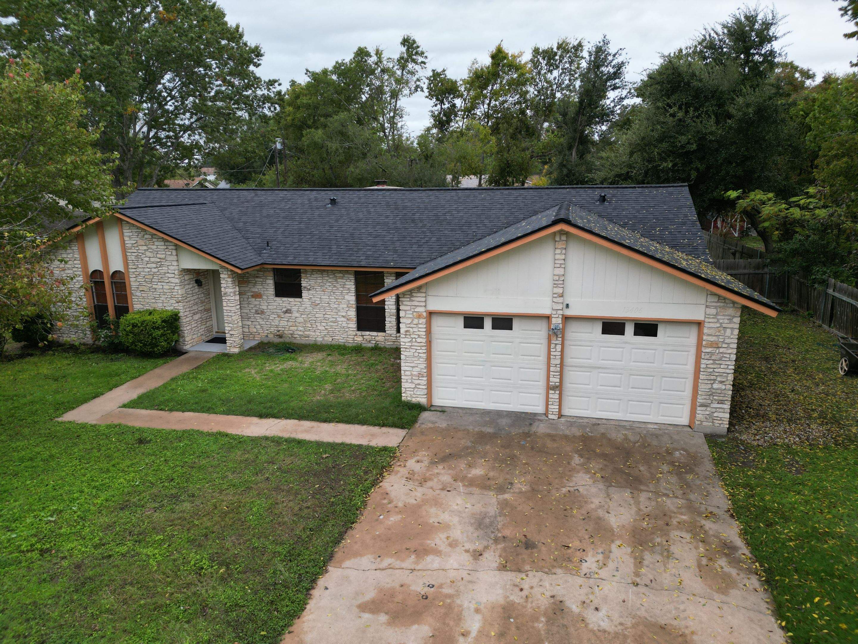 Moire Black - CertanTeed Landmark by RoofsOnly.com