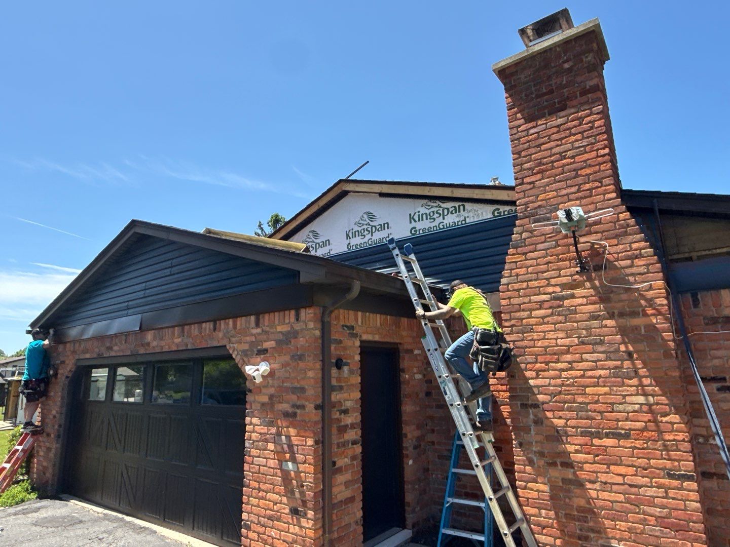 Siding Replacement using Alside Charter Oak D4.5" by 180 Contractors