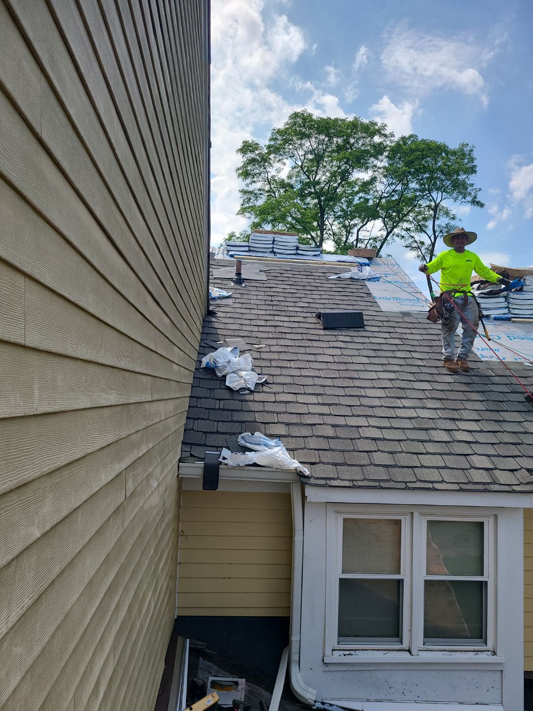 Arlington: CertainTeed Grand Manor Designer Shingles in Weathered Wood by RM Banning, Inc.