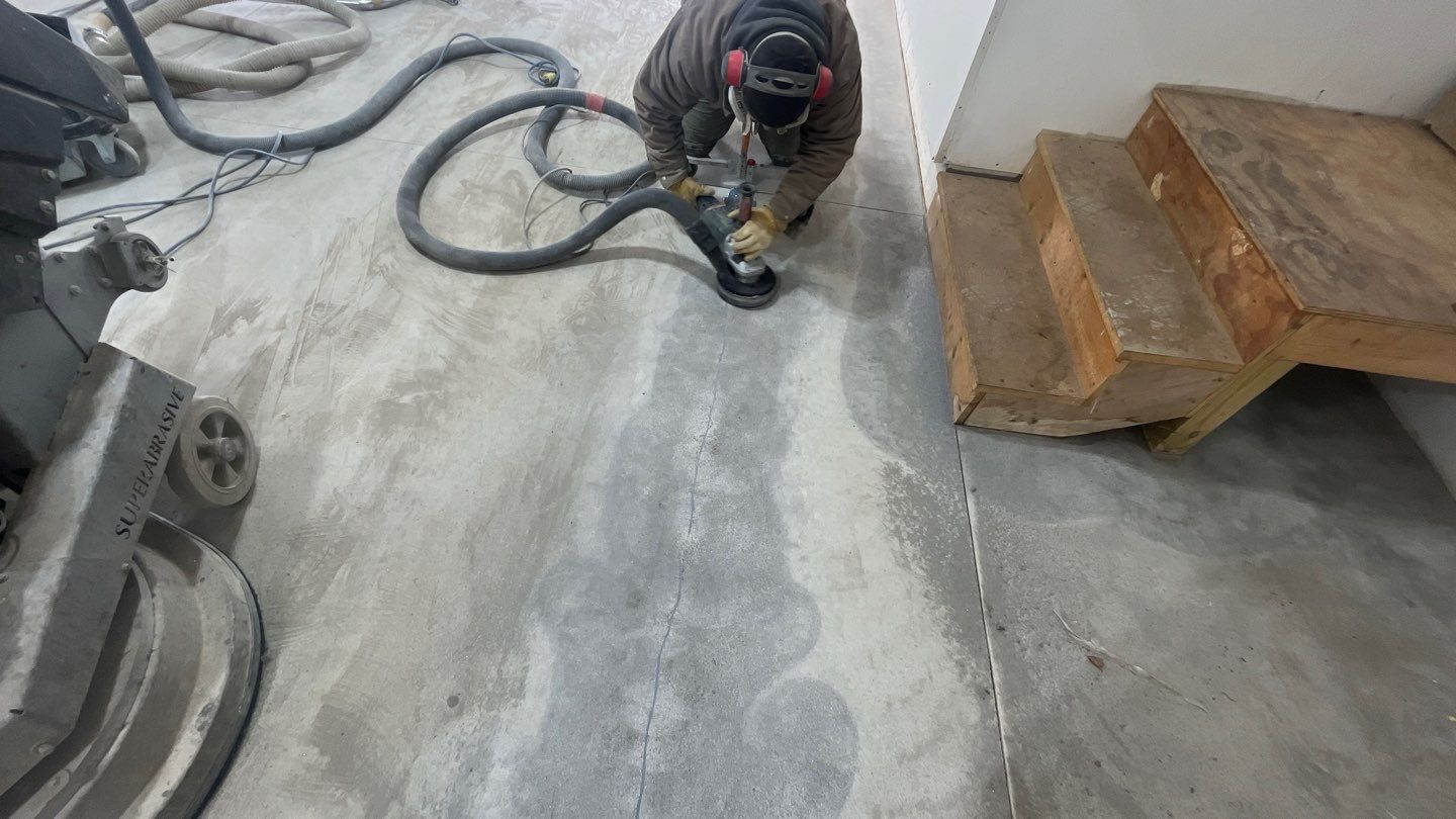 Garage using Silver Creek by Select Painting, Coatings & Garage Cabinets