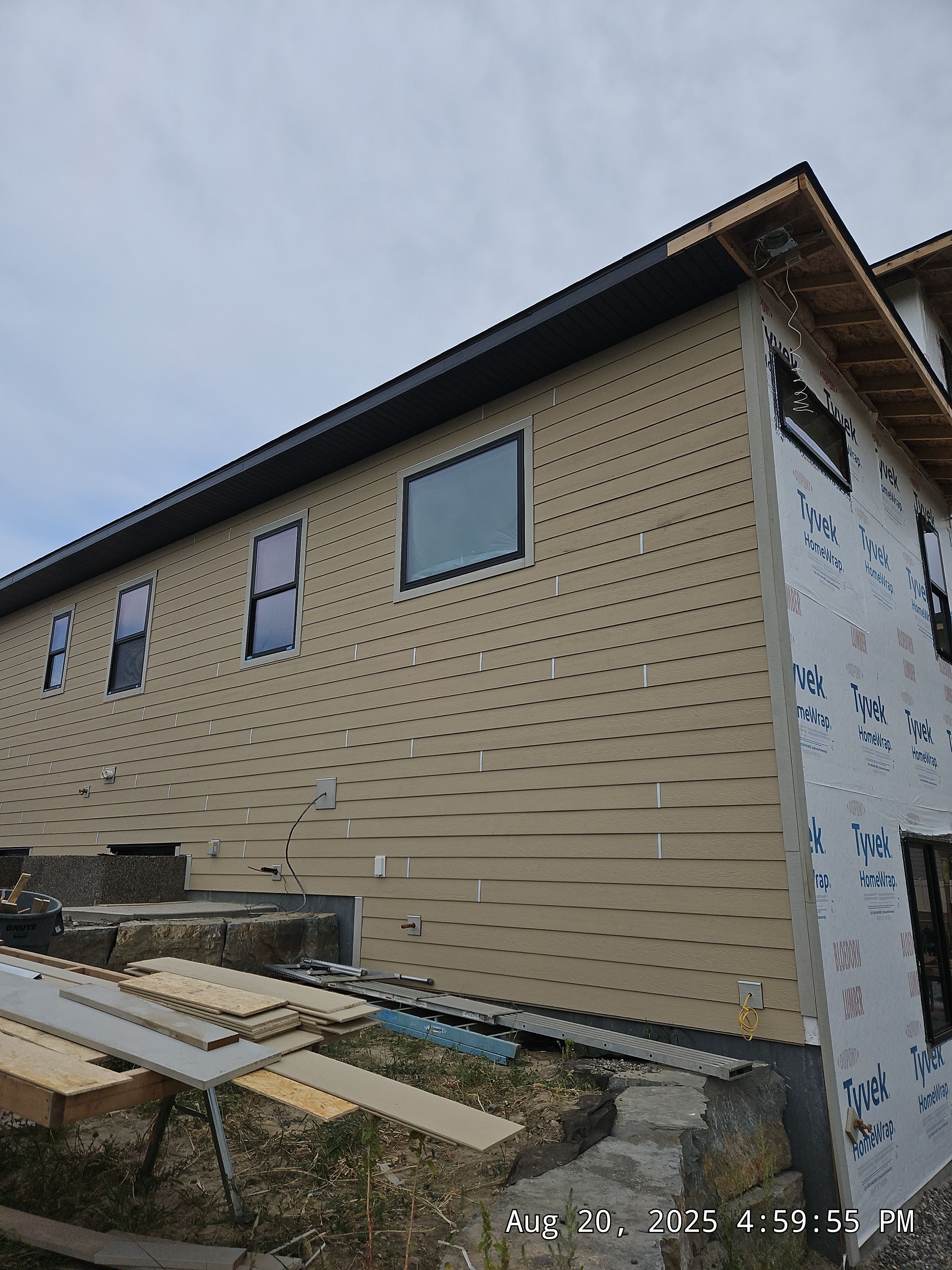 New Construction LP Smartside by Plankwalker Siding & Roofing