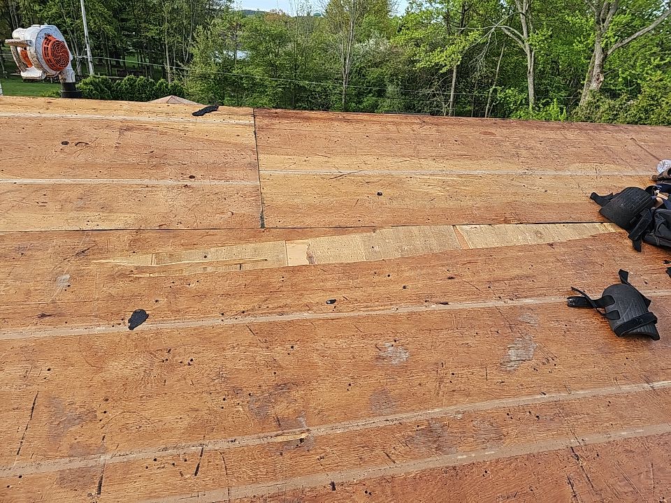 ATLAS PINNACLE COLOR: SUMMER STORM DRIP EDGE: WHITE by Eagle Eye Roofing