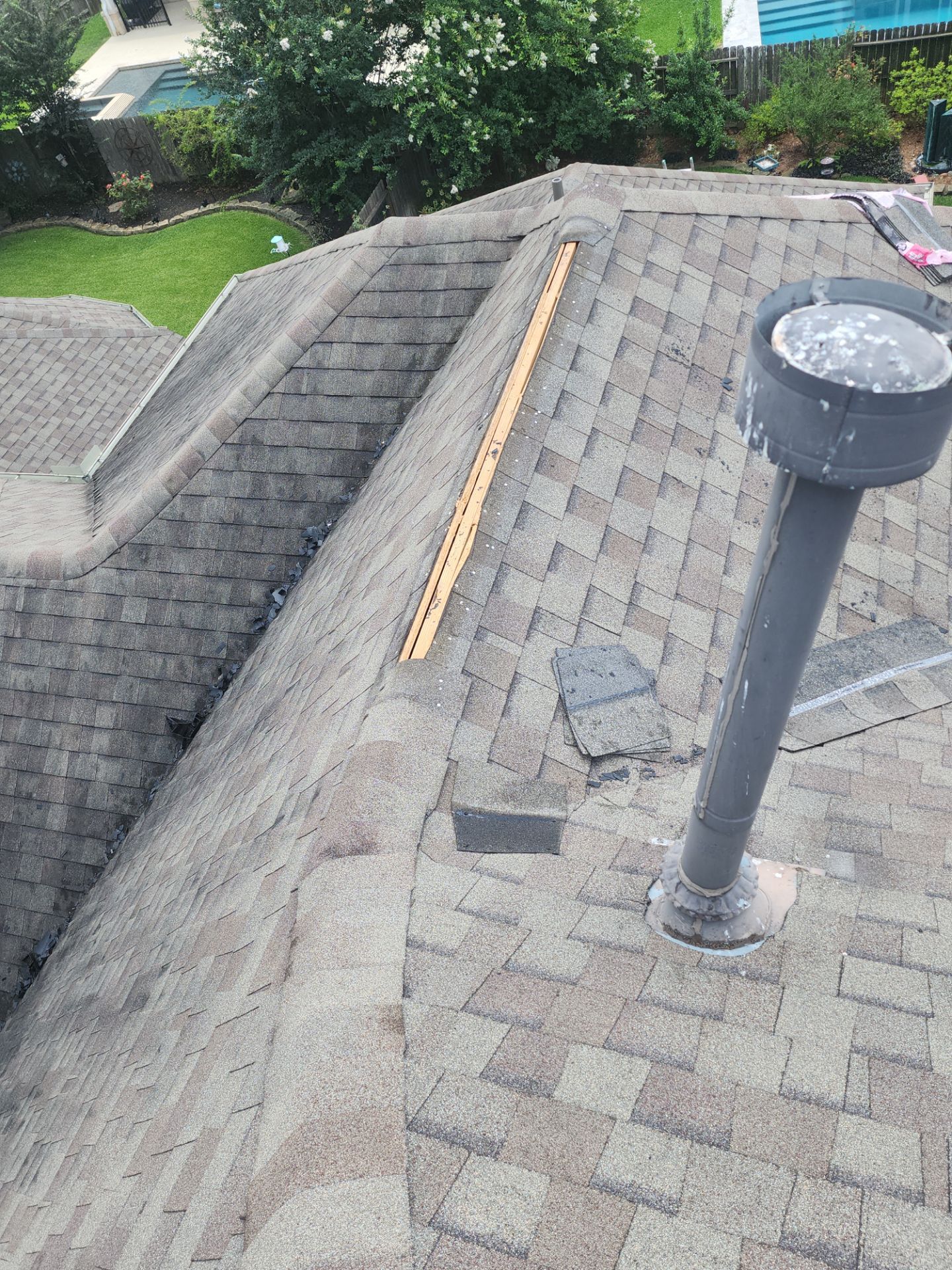 Hail Damage using Owen's Corning Duration (Lifetime) Shingles by Roof Repair Company