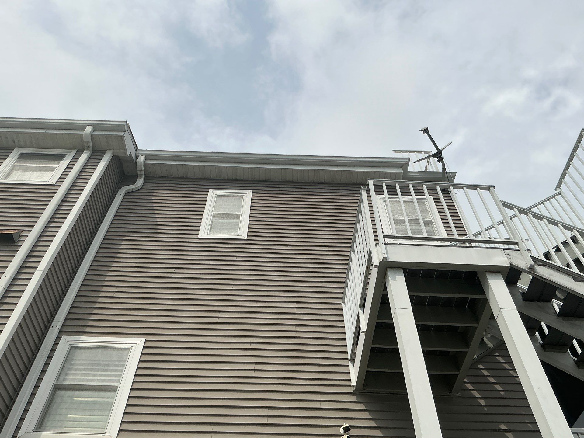 Assessment of the Condition of Gutters and Soffit and Fascia in Siesta Key FL by Gutter Professors