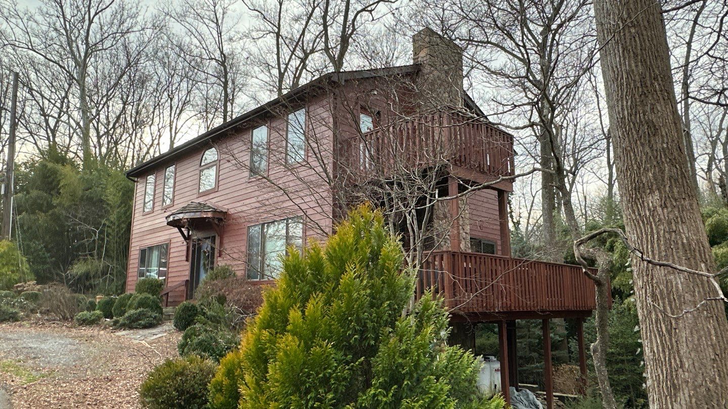 Siding Installation using JH Plank Select Cedermill Eased Edge by ExteriorPros