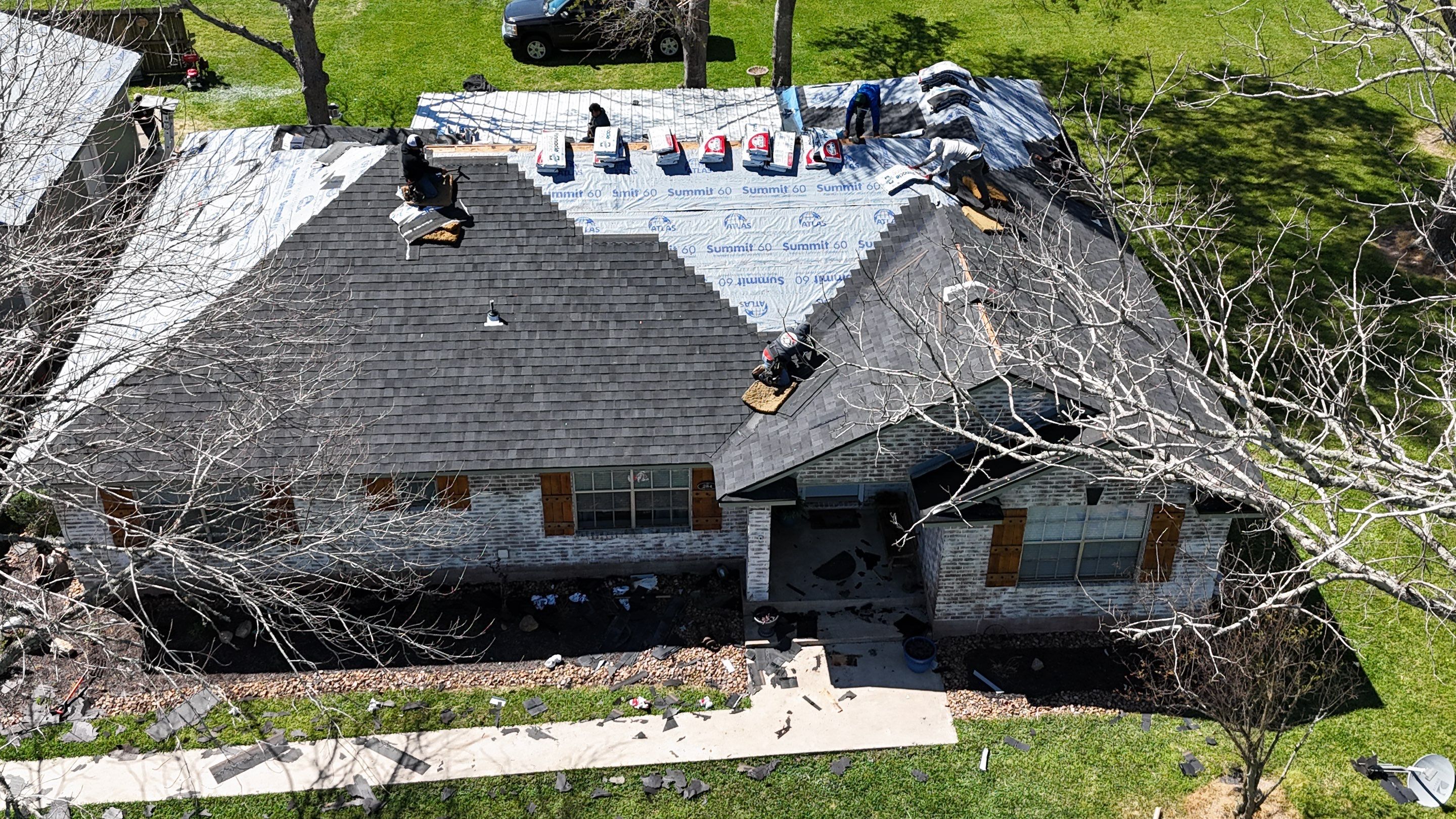 Angleton Roof Installation using Atlas Pinnacle Pristine by Modern BYLT Roofing & Construction