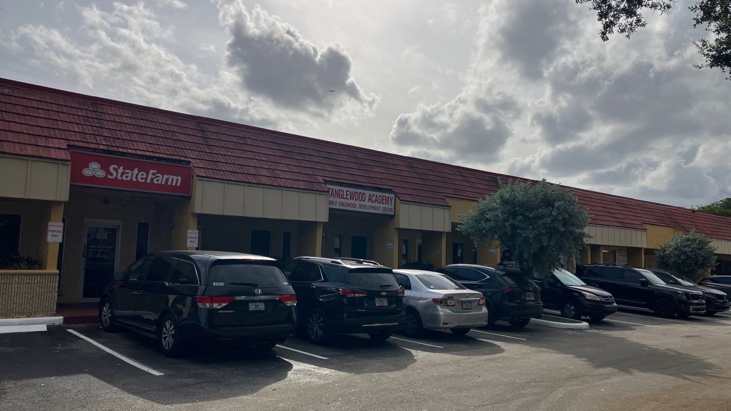 BYA PLAZA by Souffront Construction & Engineering