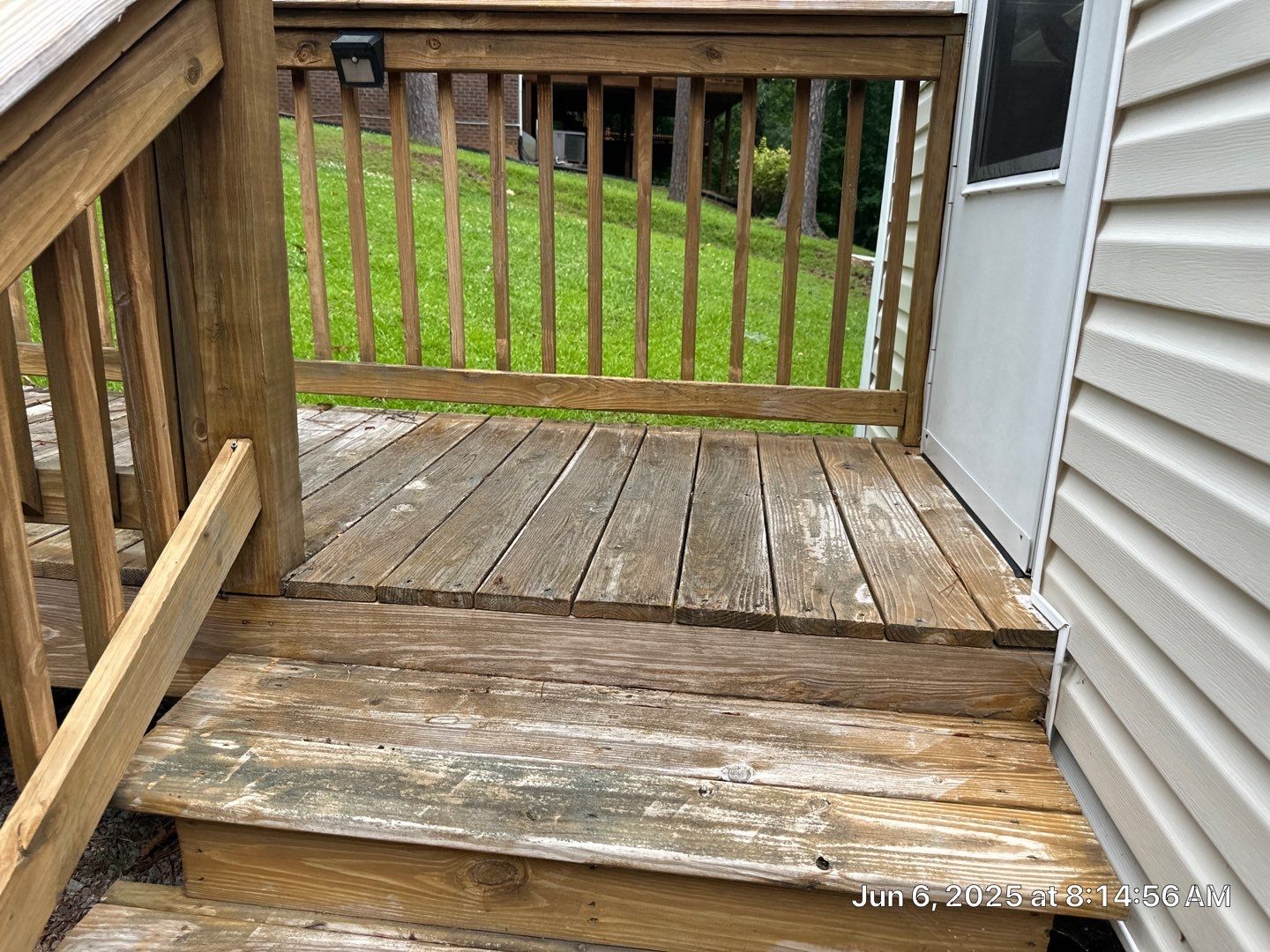 Wood Deck using Wood Sealant by DuraSeal