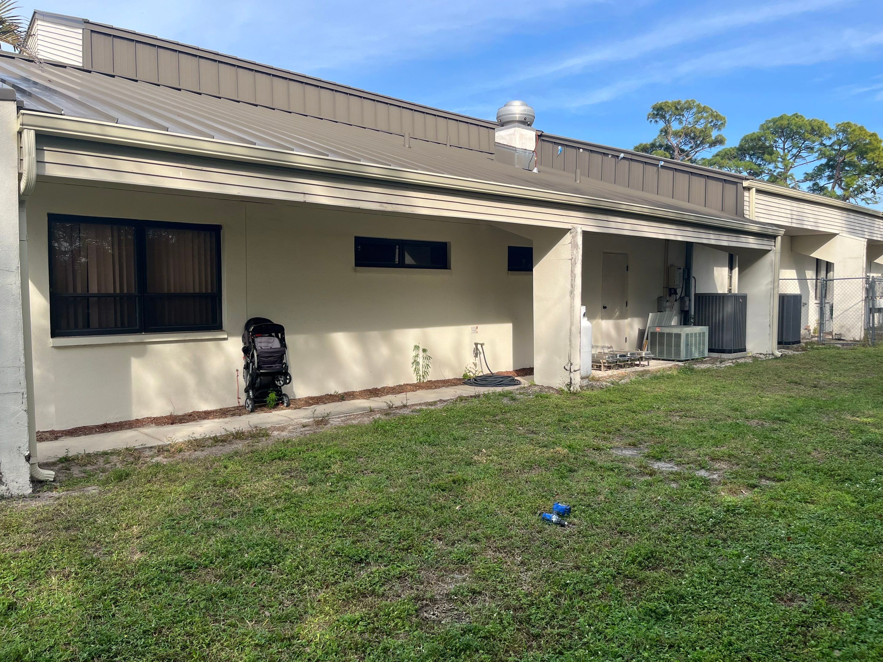 Cameo Gutters using Aluminum Seamless Gutters in Cape Coral FL by Gutter Professors