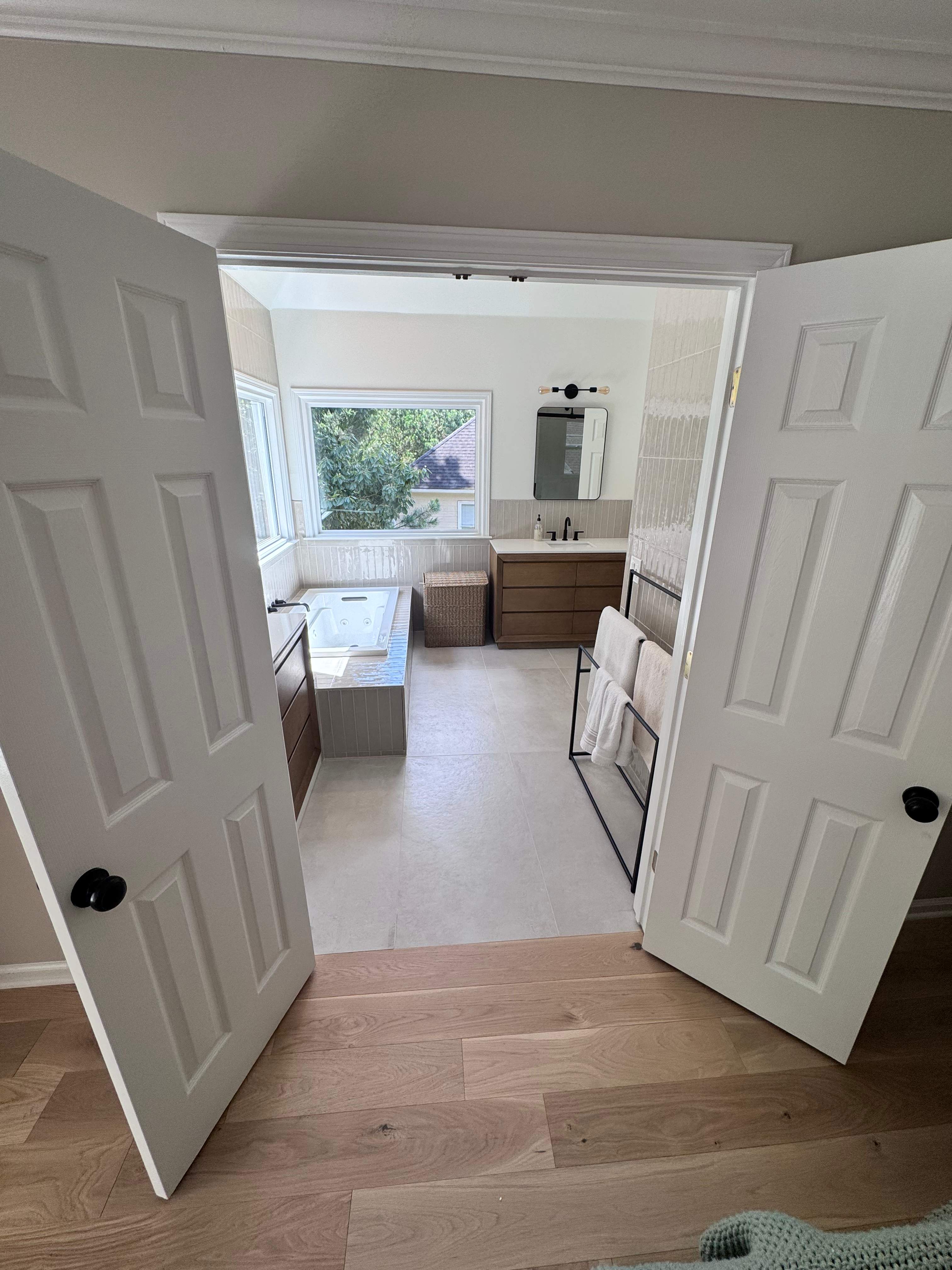 Master bathroom renovation by Prudencio