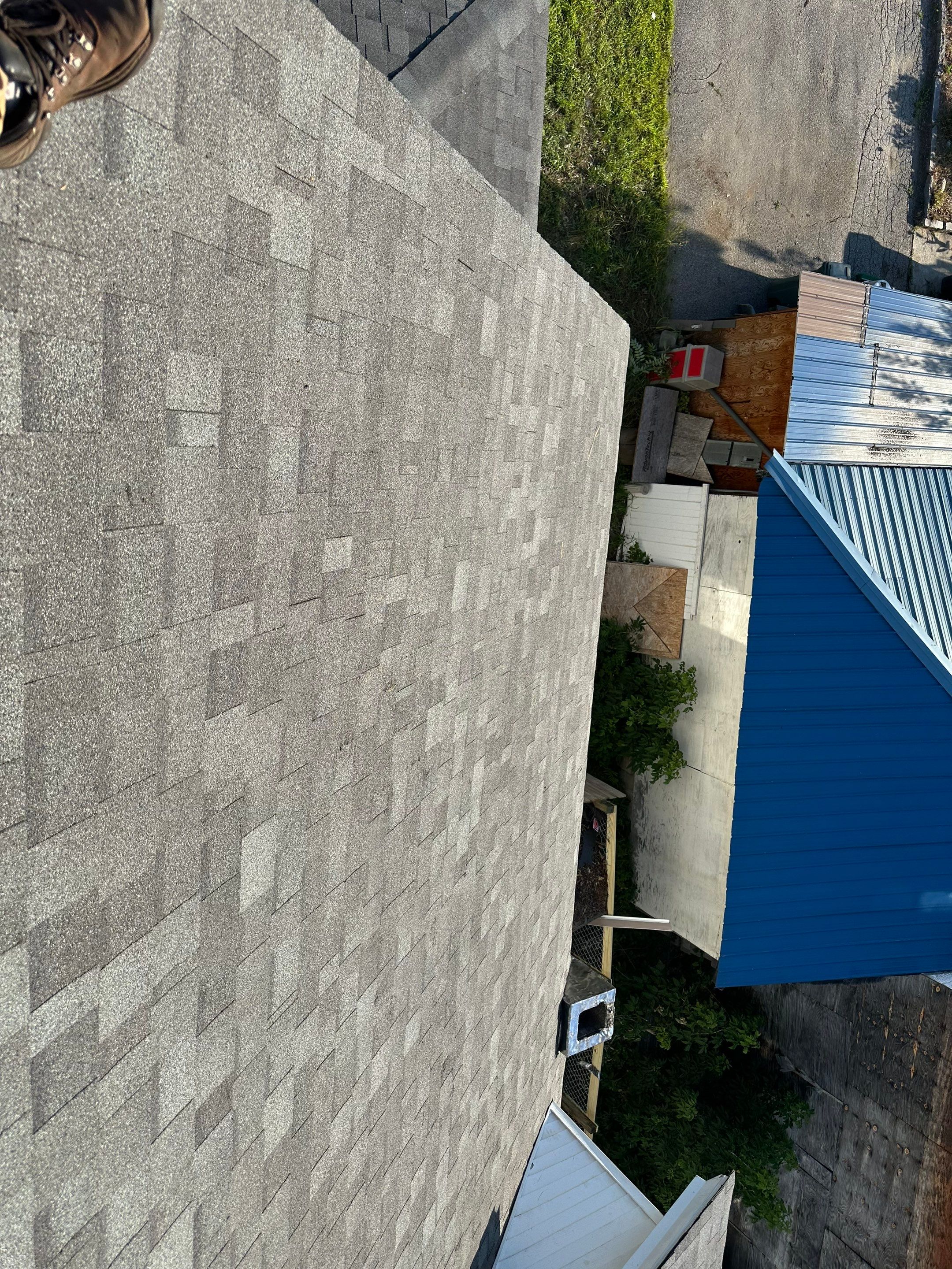 π‘ Another happy homeowner in Claremont, NH! πͺ by Tall pine roofing