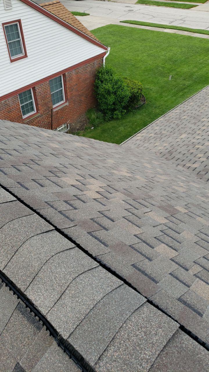 ATLAS PINNACLE COLOR: WEATHERED SHADOW DRIP EDGE: WHITE by Eagle Eye Roofing