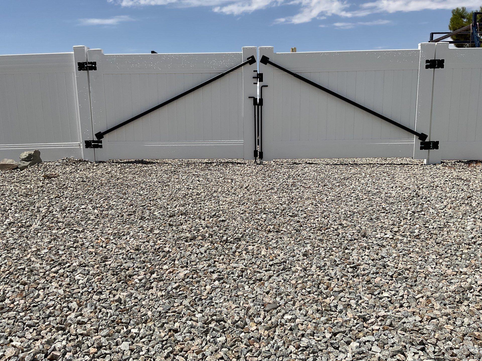 Fence Installation using Vinyl by Fence Guys Inc. 