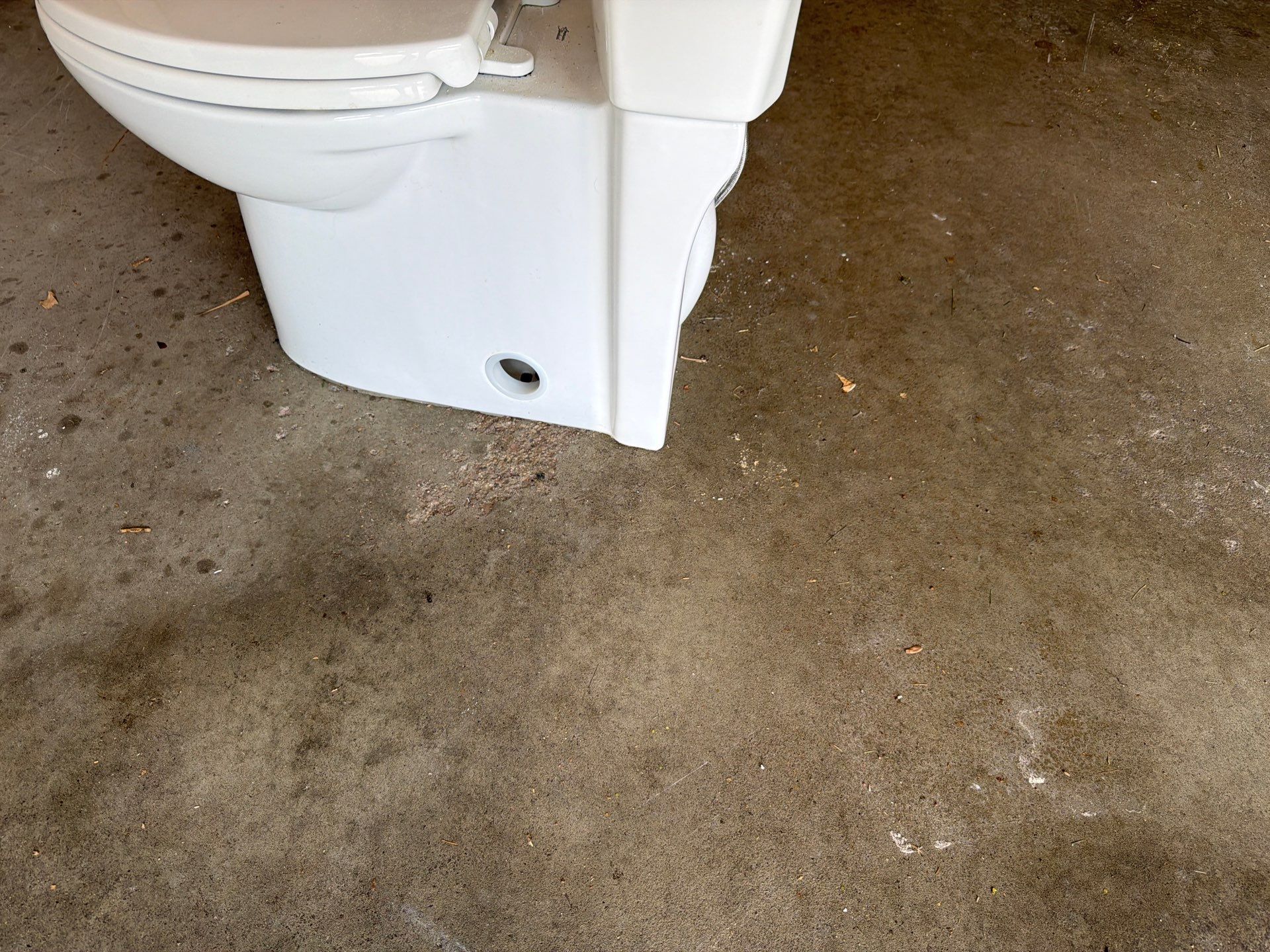 Sioux Falls Garage Floor Coating with Speckled Flake Finish by Select Painting, Coatings & Garage Cabinets