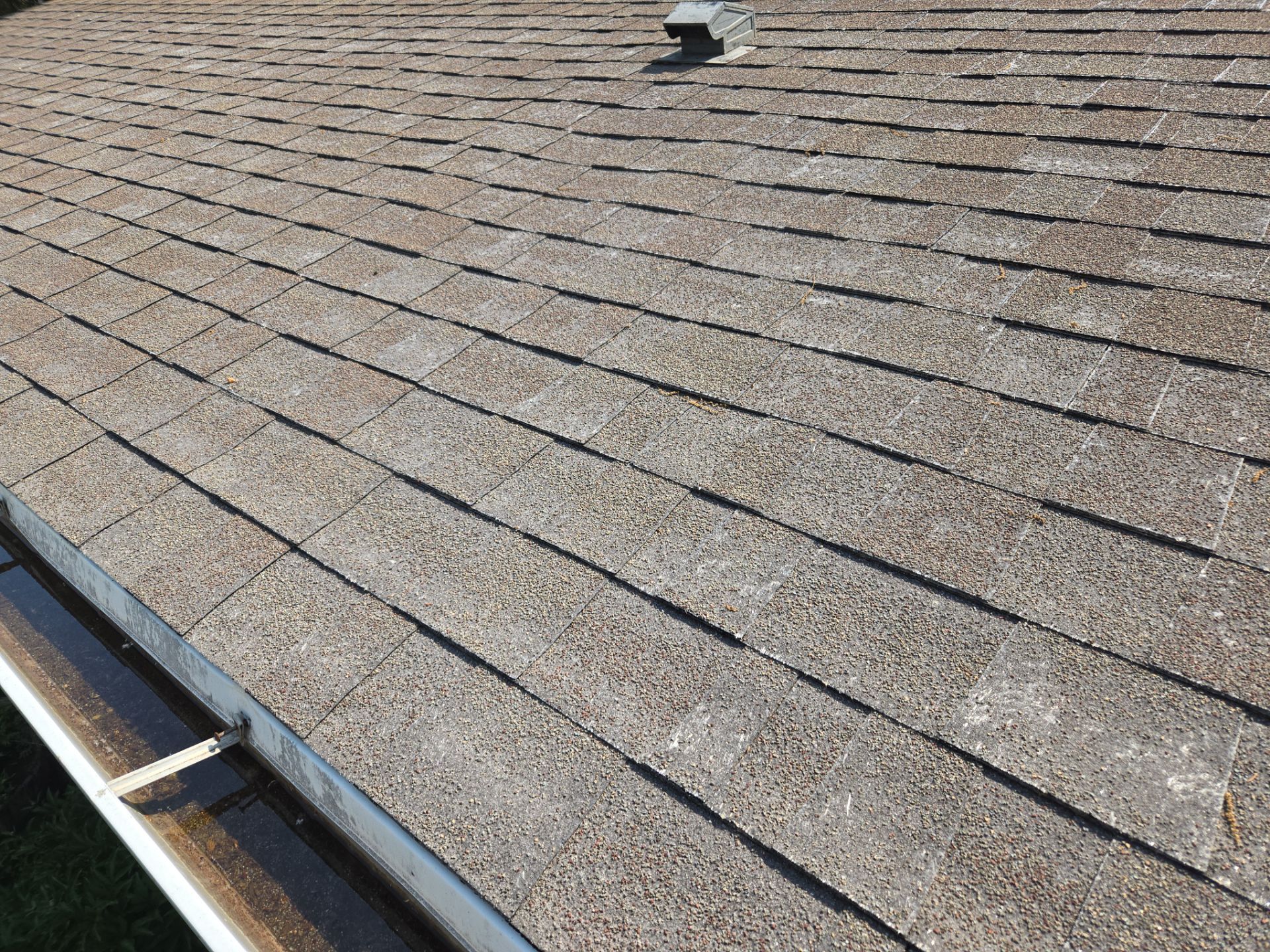 Roberts Home  by Gellings Roofing and Siding LLC