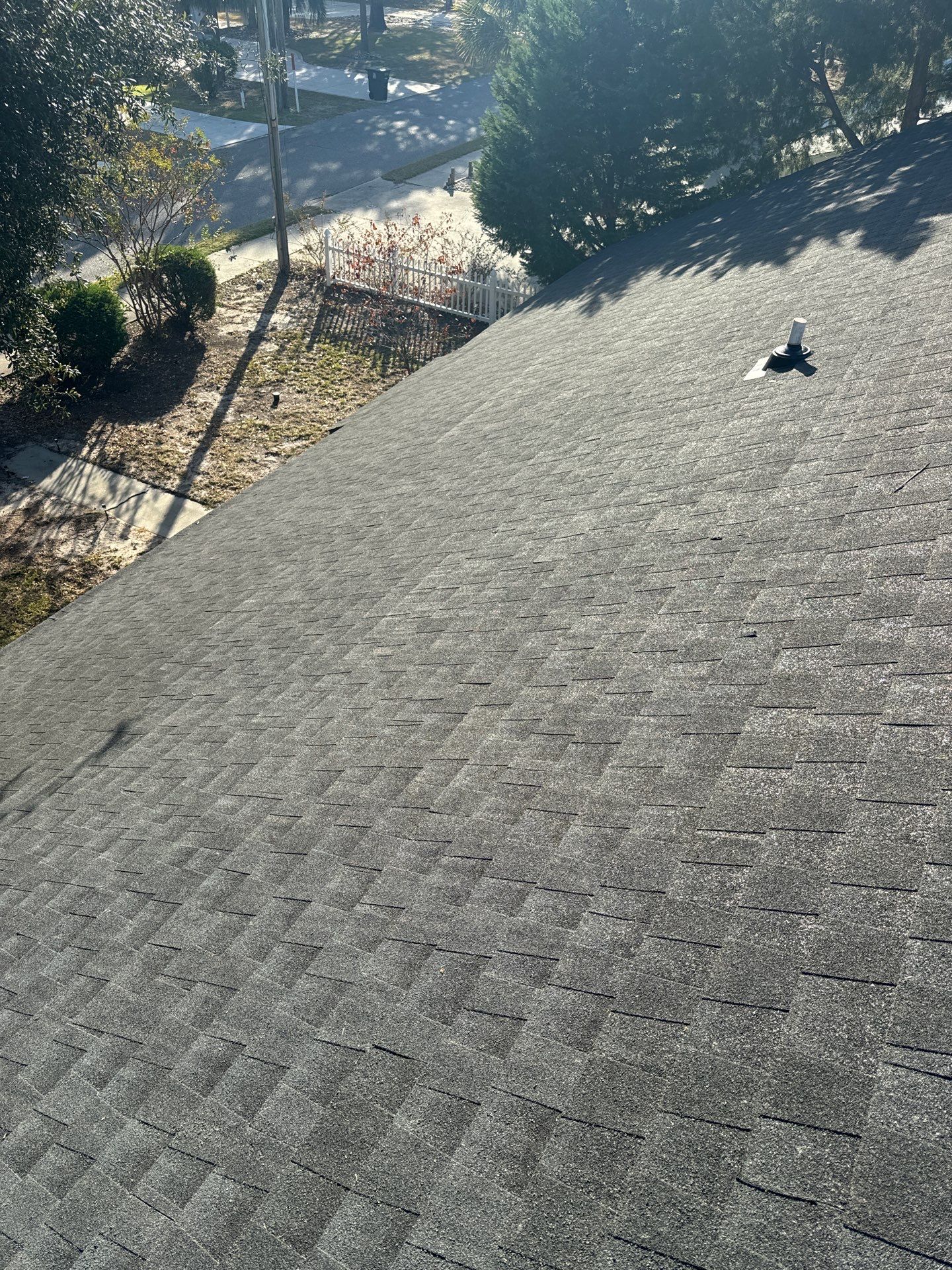 GAF HDZ - Charcoal by Linta Roofing Inc