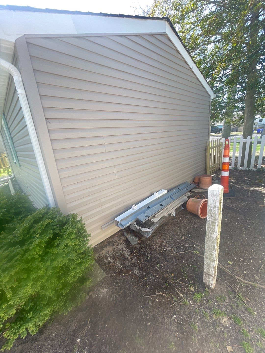 Concrete Cleaning, House Wash & Deck Cleaning by SJ Exterior