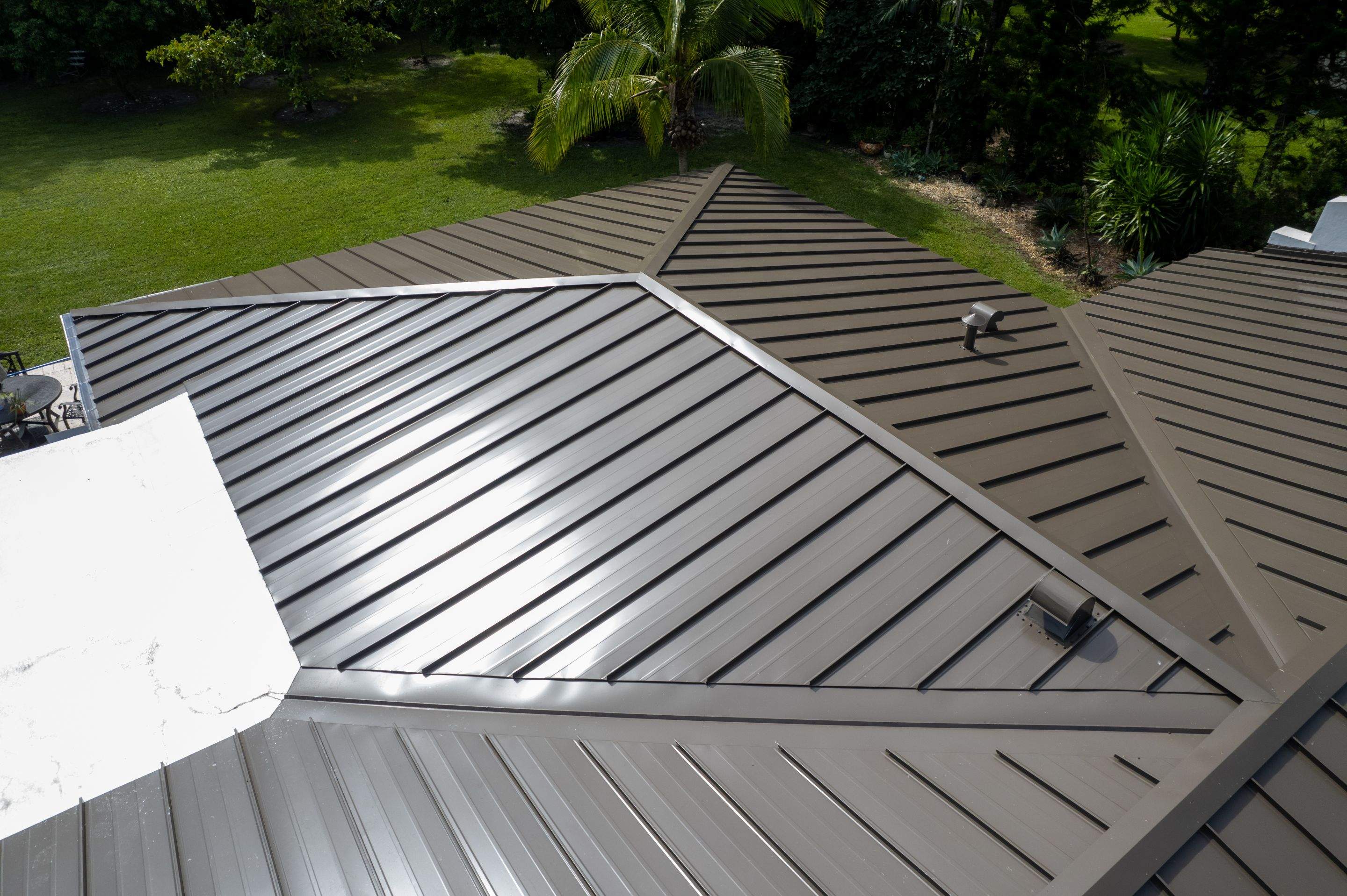 Metal Roof - Galvalume - Medium Bronze by Istueta Roofing