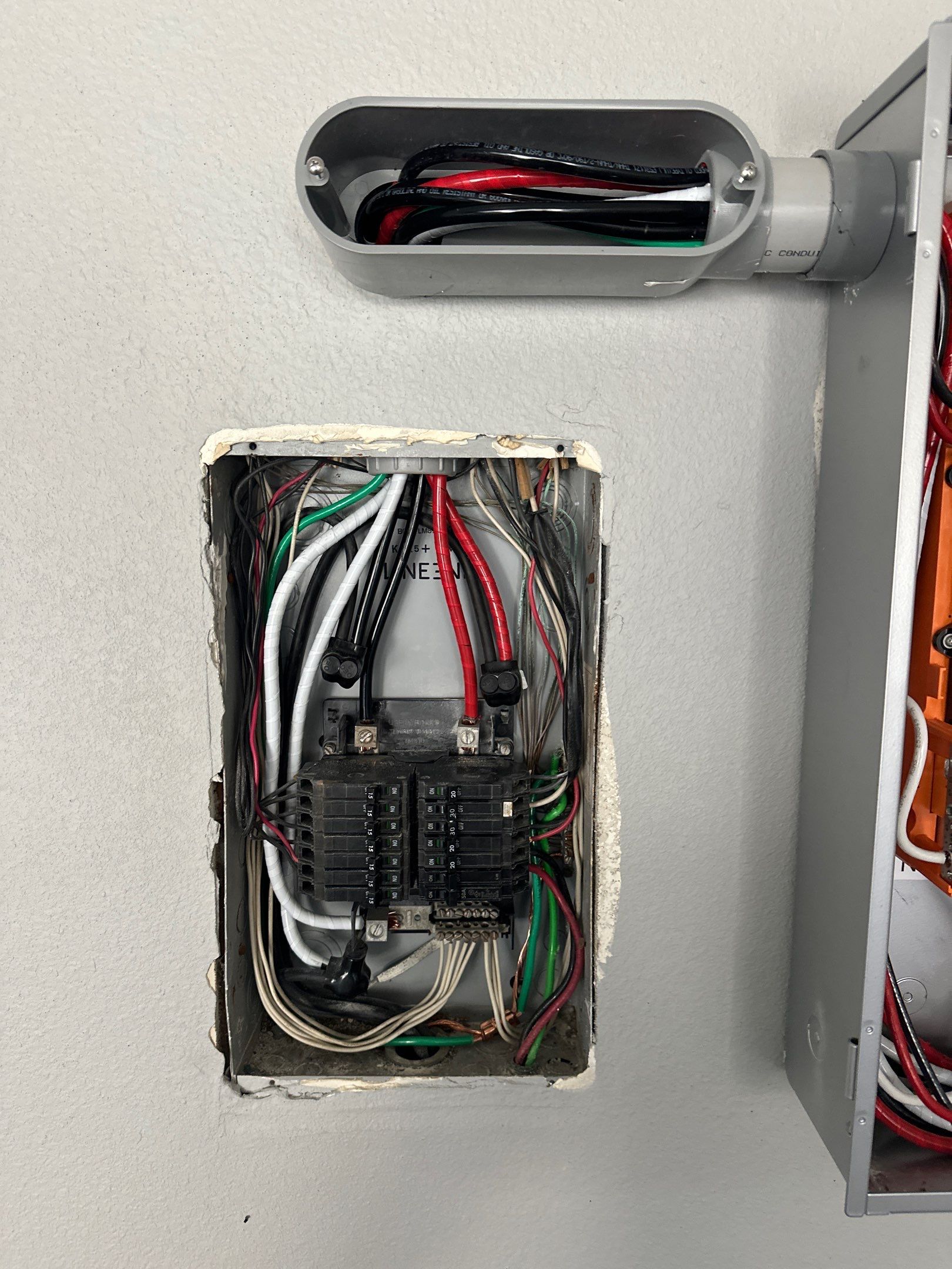 13-Panel Solar Array and Tesla Powerwall 3 Installation in Westlake Village by AWS Solar