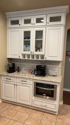 San Antonio Kitchen Remodel using ivory cabinets