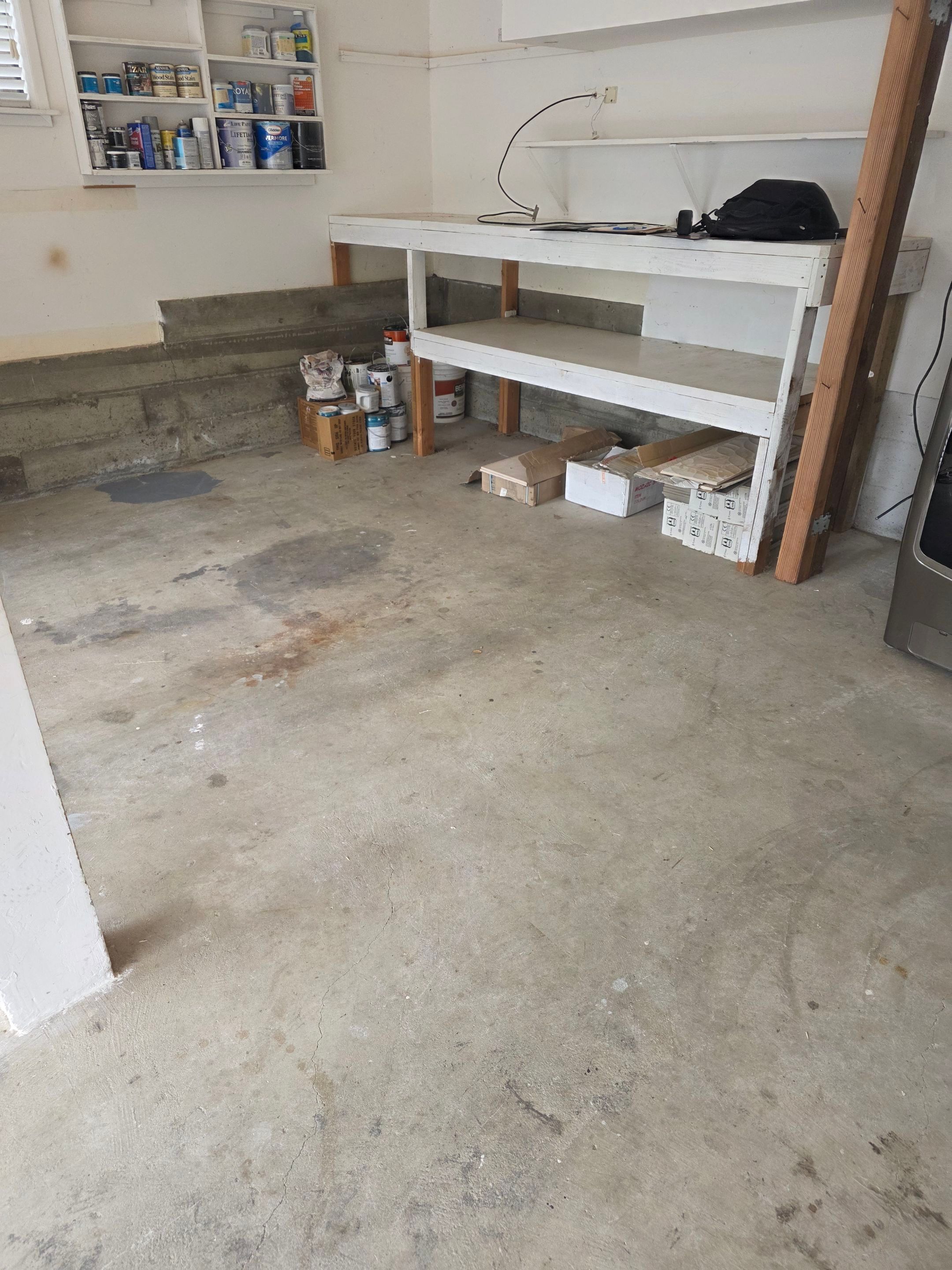 Polyurea Garage Floor Coating with Simiron Wombat Chip Finish by MGP Coatings