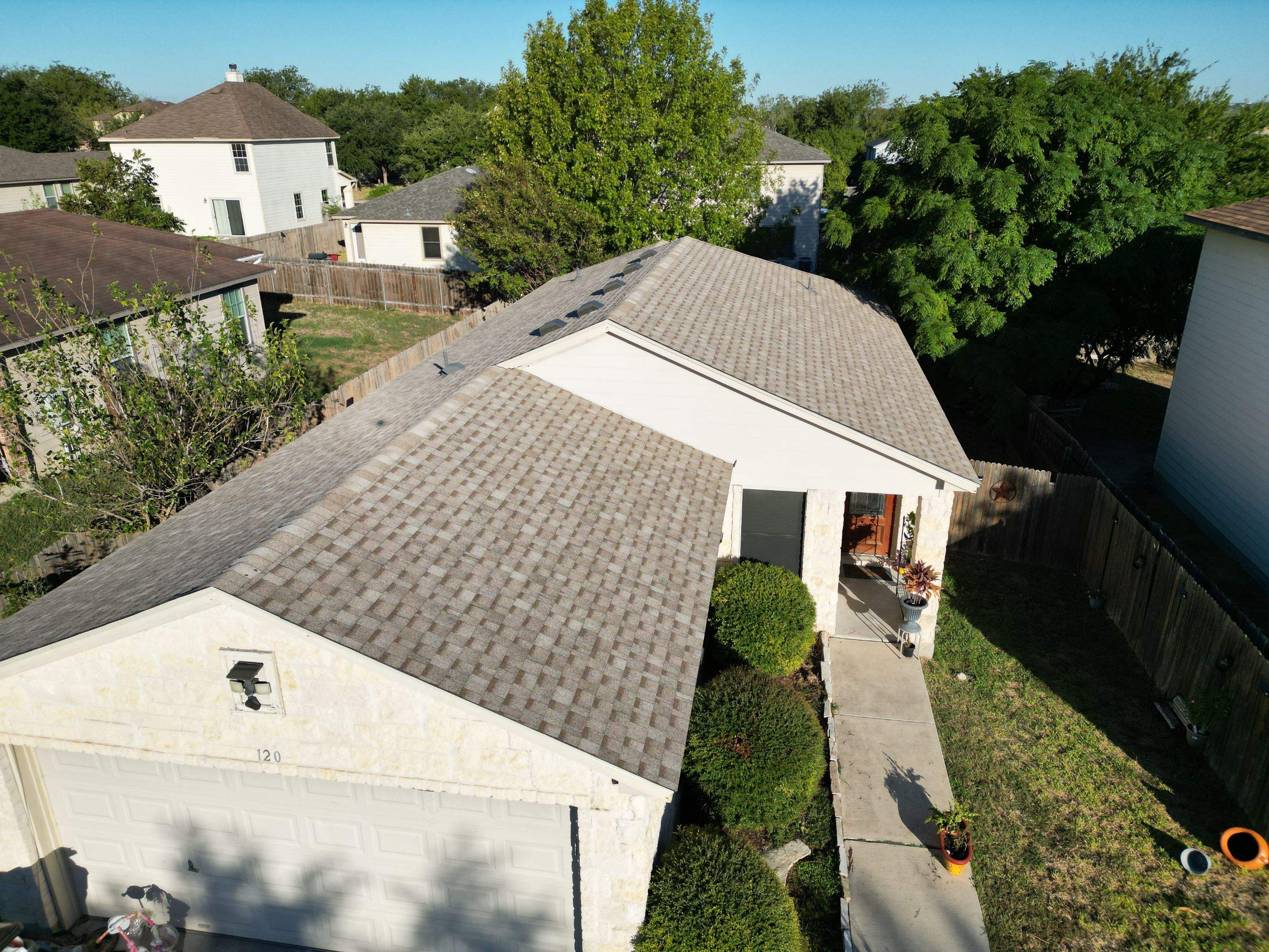 Beachwood - Iko Cambridge by RoofsOnly.com