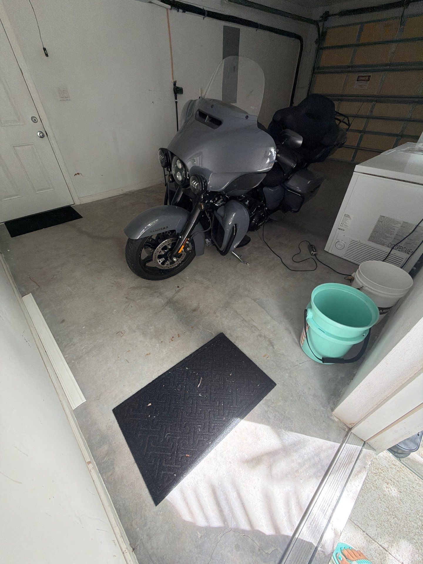 “Tidal Wave” Garage Floor in Key Colony Beach, FL by Tropical Epoxy Coatings & Creations LLC 