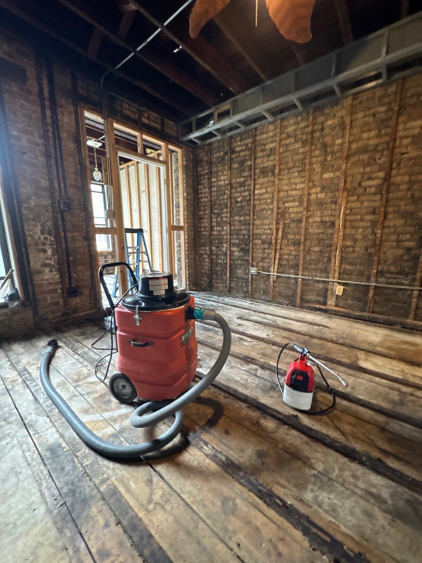 Multi-Unit Fire Damage Mitigation and Structural Drying in Chicago by Chicagoland Water Medics