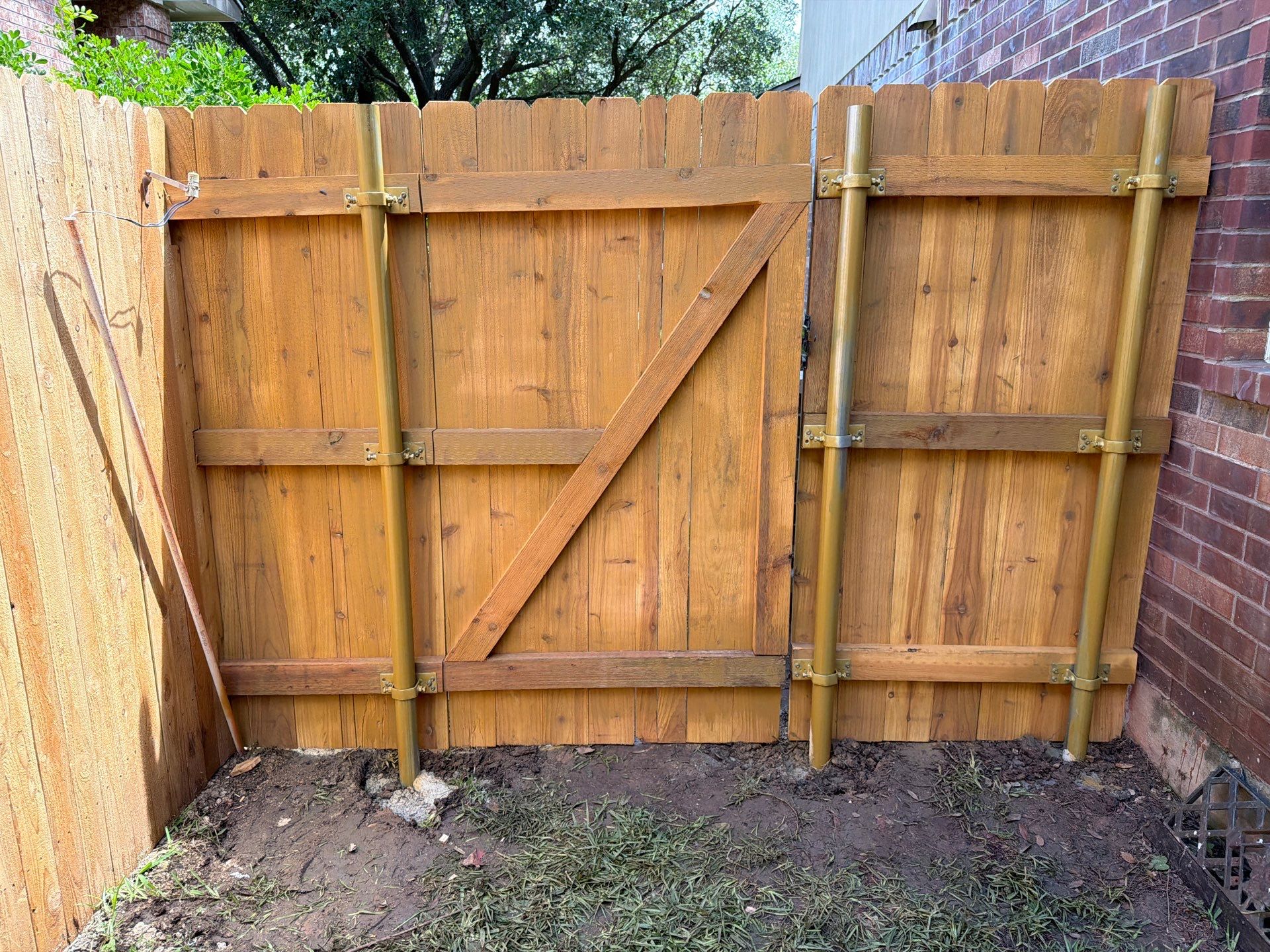 FRONT FENCE TRANSFORMATION! by Rhino Home Care